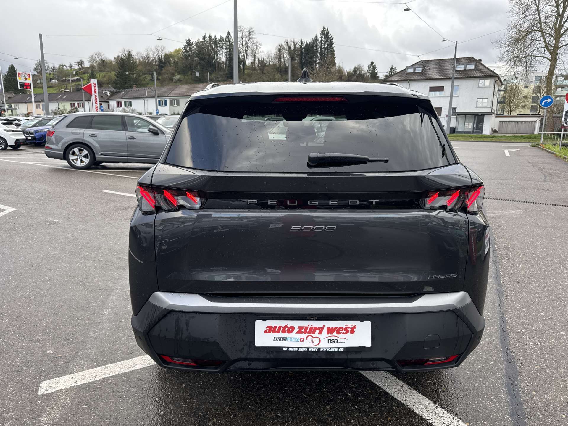 PEUGEOT 5008 145 Hybrid GT 7-Plätzer e-DCS-Automat-image-14