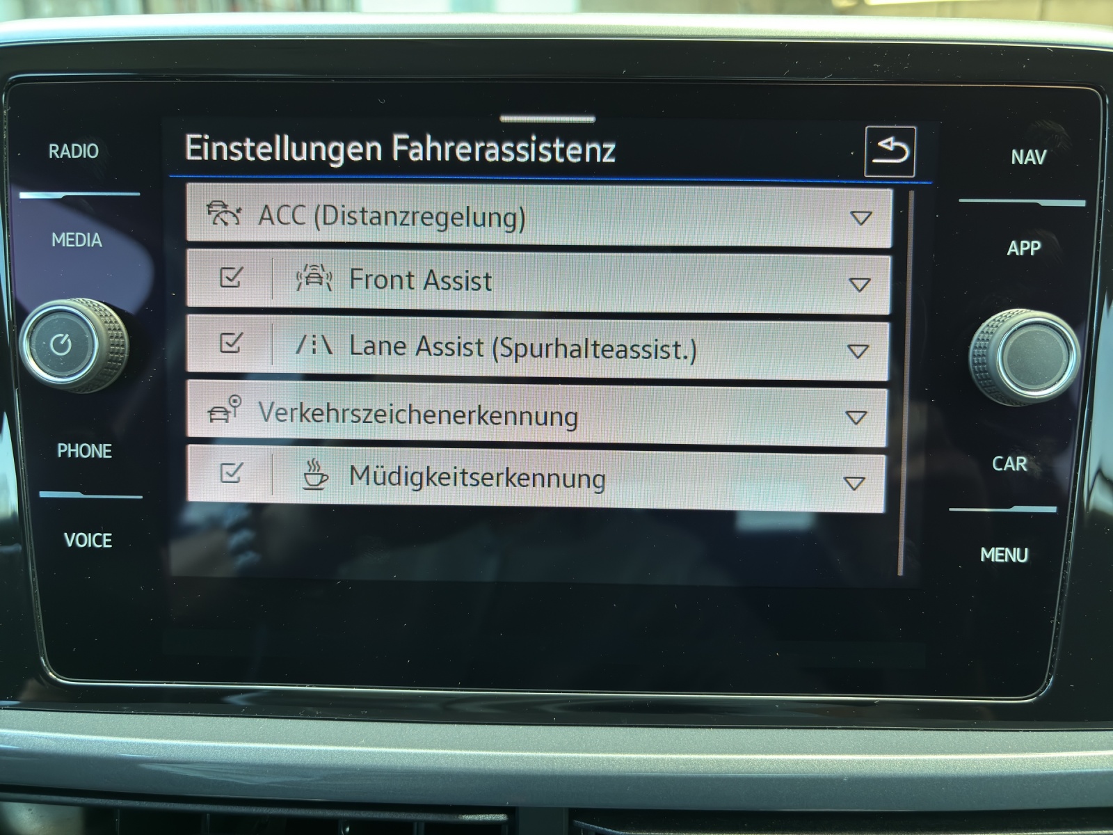 VW New T-Roc 1.5 TSI EVO Style DSG mit Rückfahrkamera-image-24