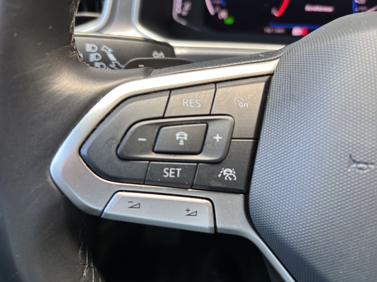 VW New T-Roc 1.5 TSI EVO Style DSG mit Rückfahrkamera-image-12