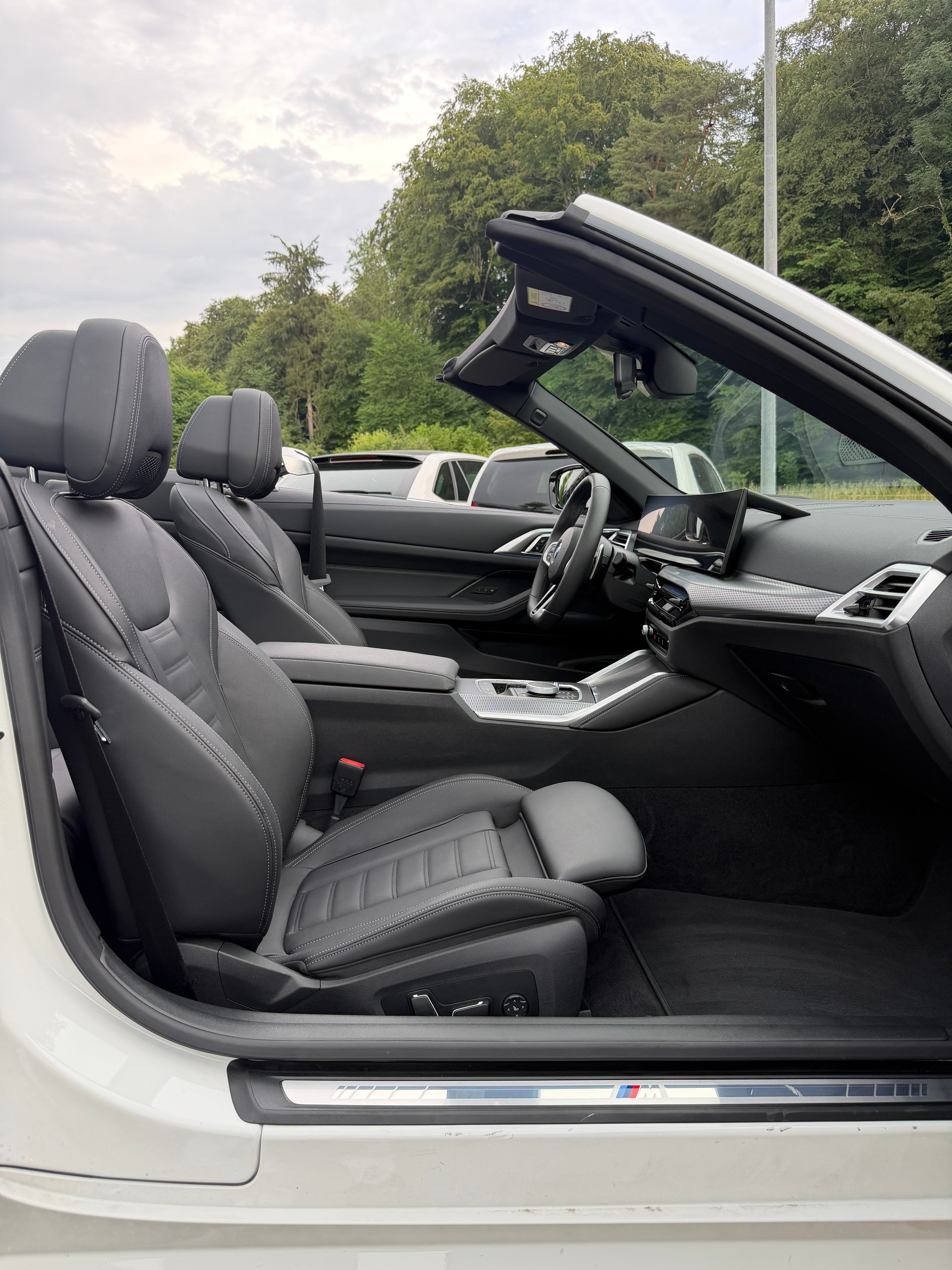 BMW 430i xDrive Cabriolet M Sport Steptronic-image-11