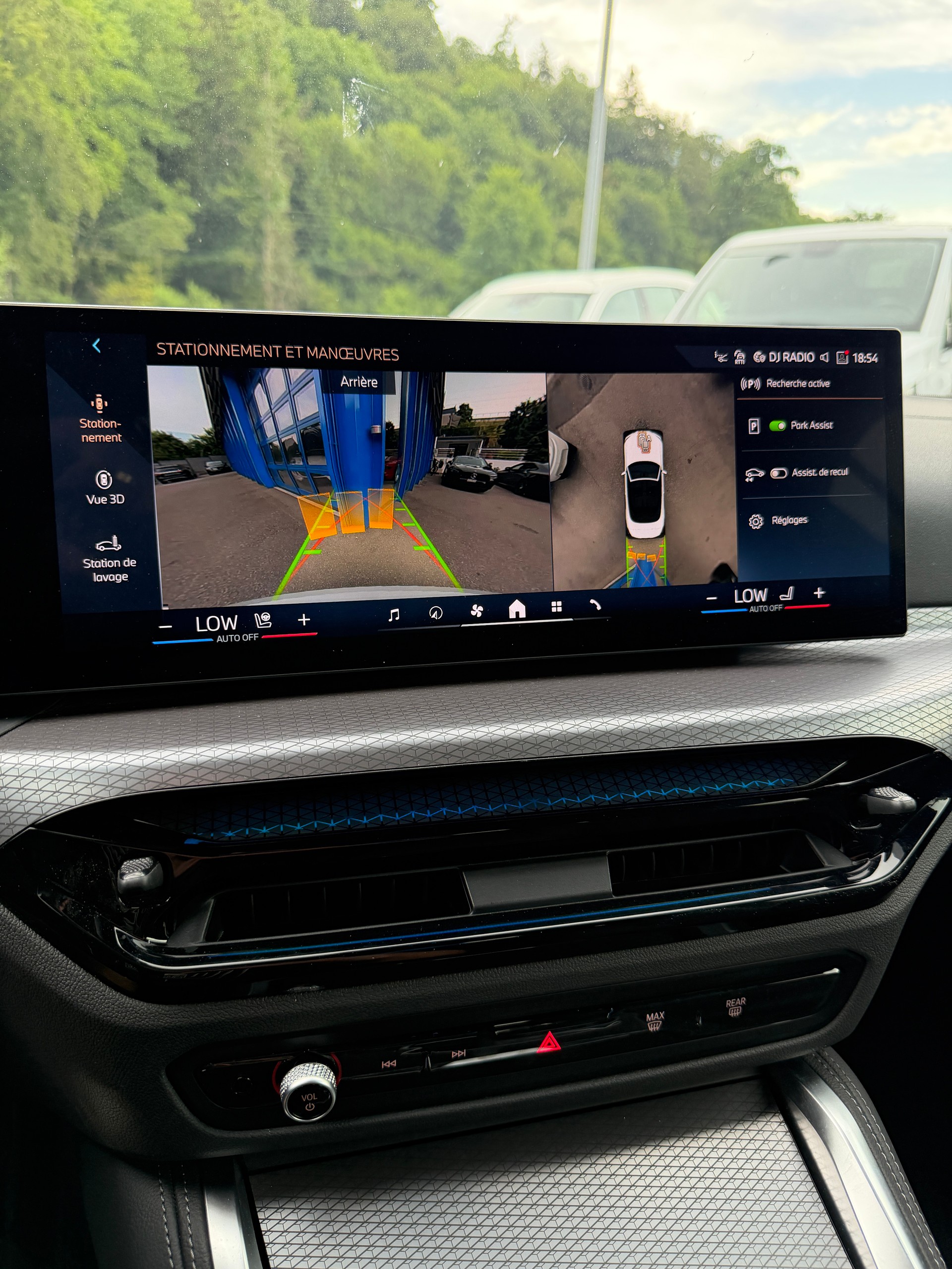BMW 430i xDrive Cabriolet M Sport Steptronic-image-14