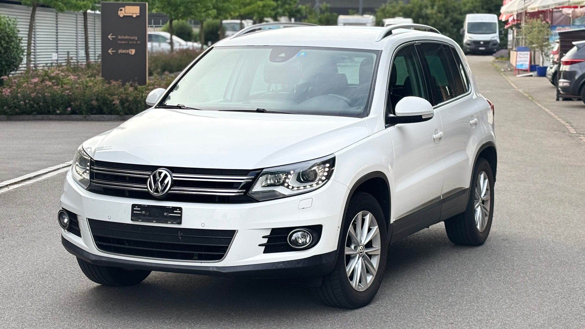 VW Tiguan 2.0 TDI BMT Design 4Motion DSG-image-0
