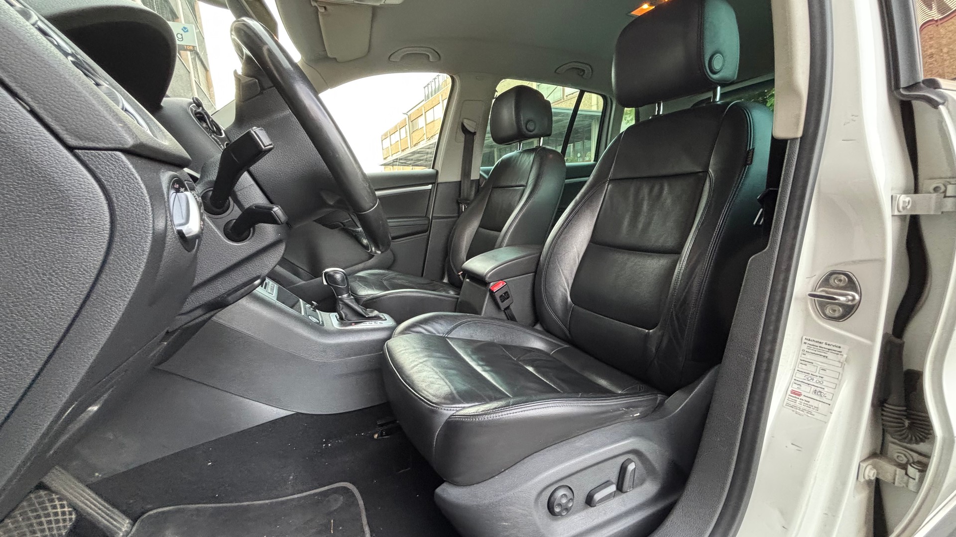 VW Tiguan 2.0 TDI BMT Design 4Motion DSG-image-4