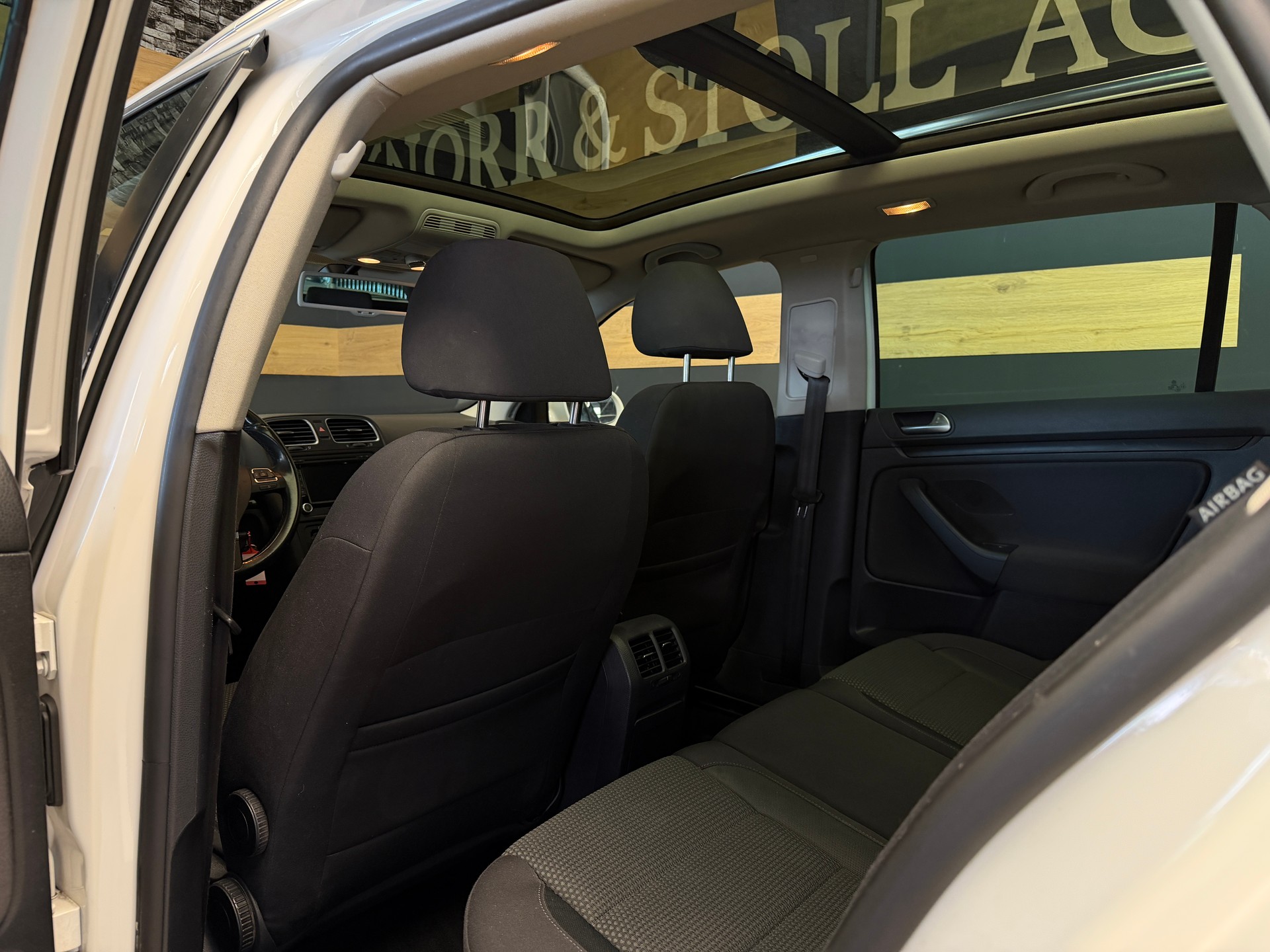 VW Golf Variant 1.4 TSI Comfortline-image-15