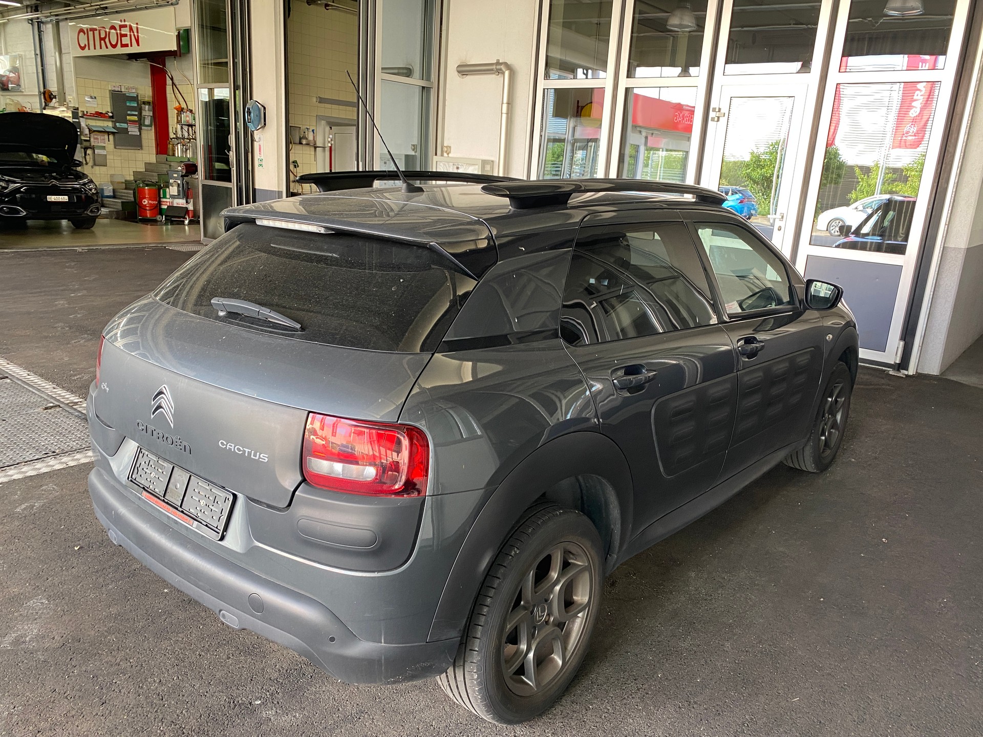CITROEN C4 Cactus 1.2 e-THP Shine-image-3
