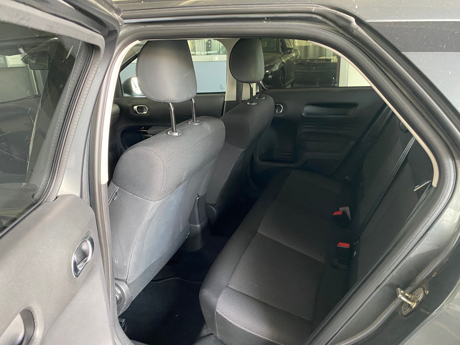 CITROEN C4 Cactus 1.2 e-THP Shine-image-6