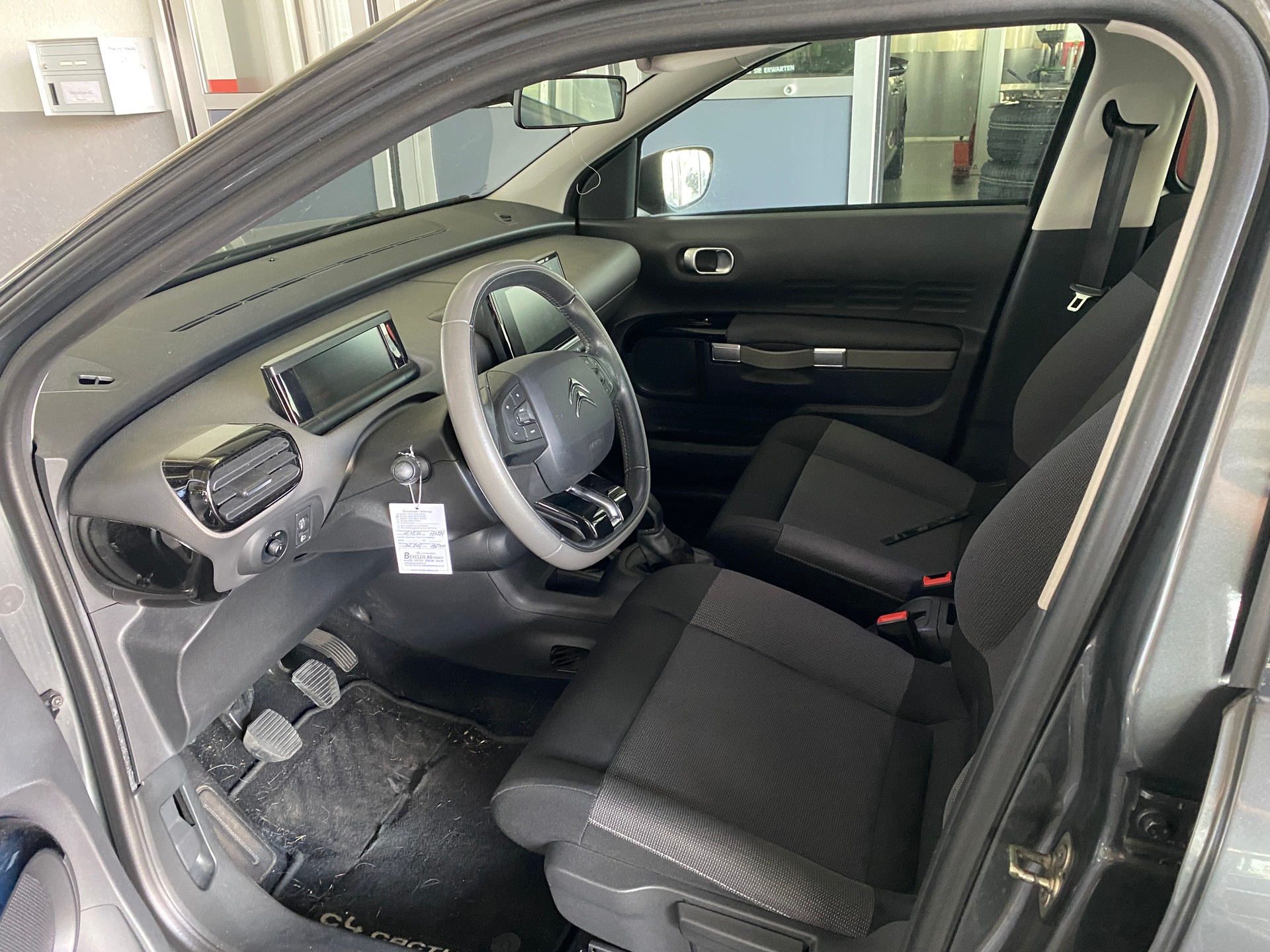 CITROEN C4 Cactus 1.2 e-THP Shine-image-5