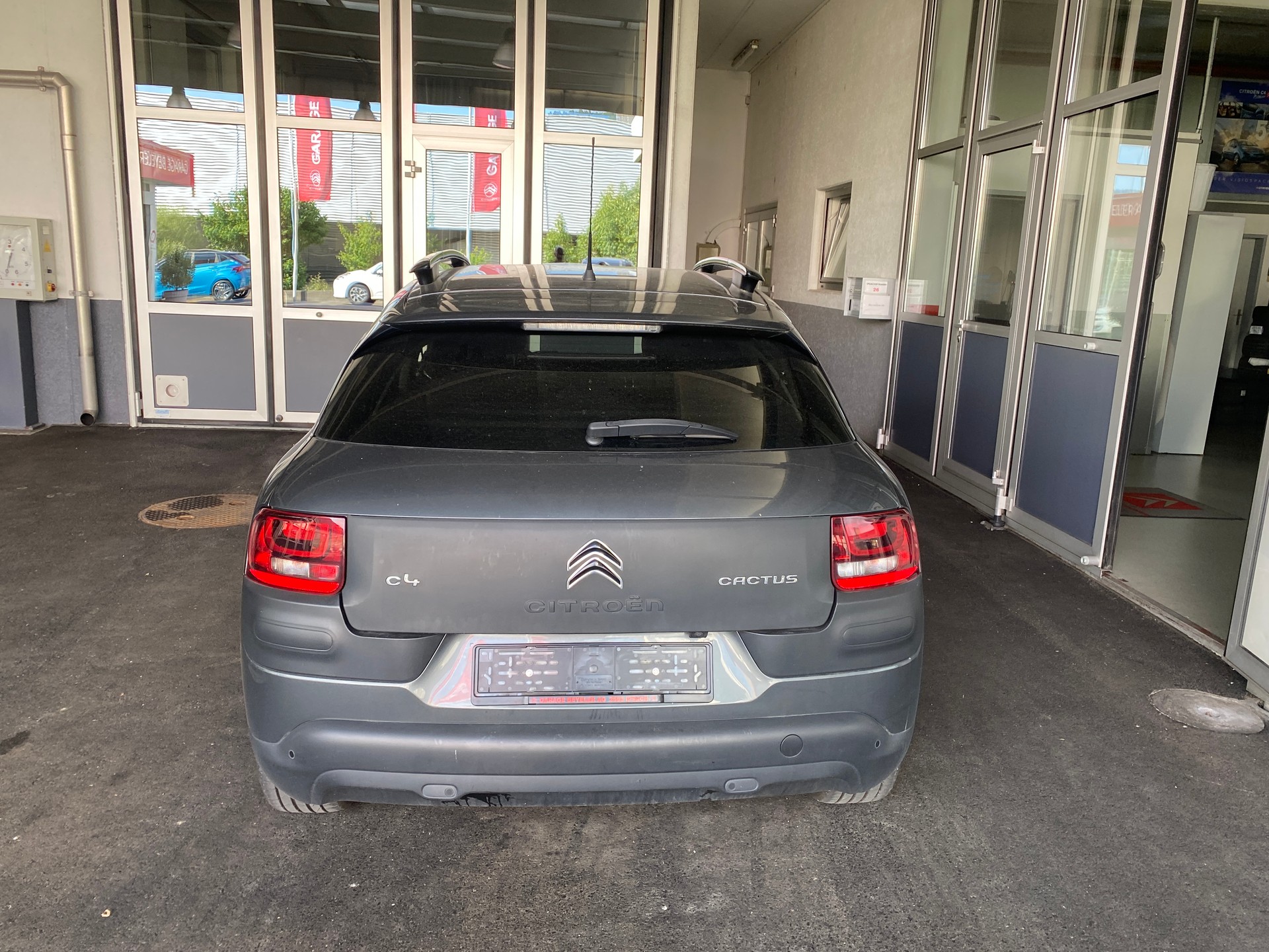 CITROEN C4 Cactus 1.2 e-THP Shine-image-4