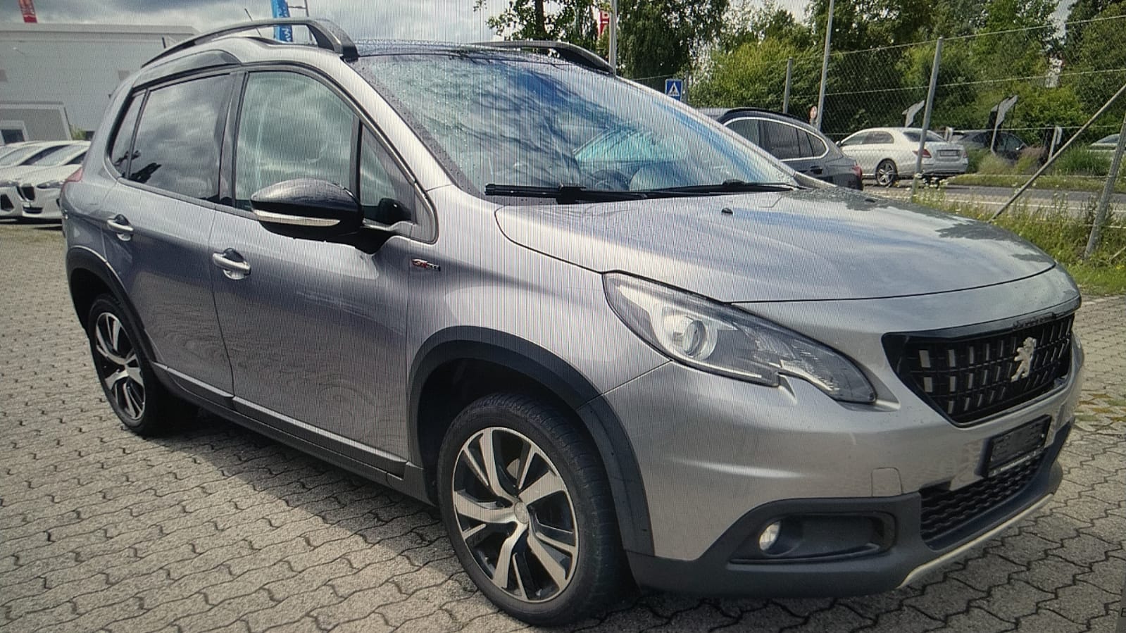 PEUGEOT 2008 1.2 PureTech GT Line-image-2