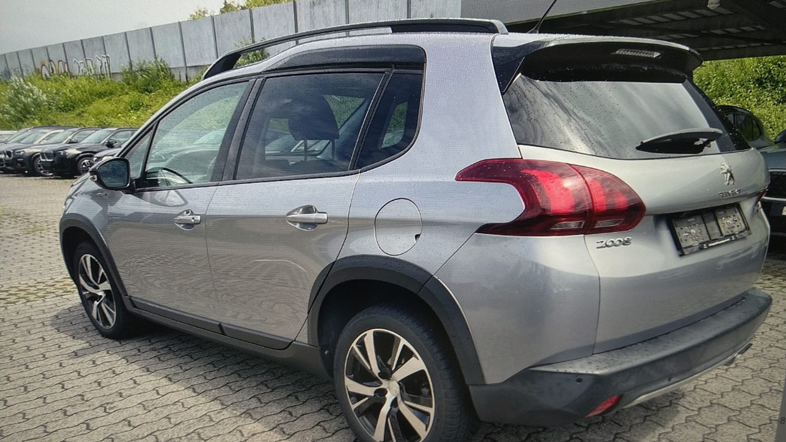 PEUGEOT 2008 1.2 PureTech GT Line-image-3