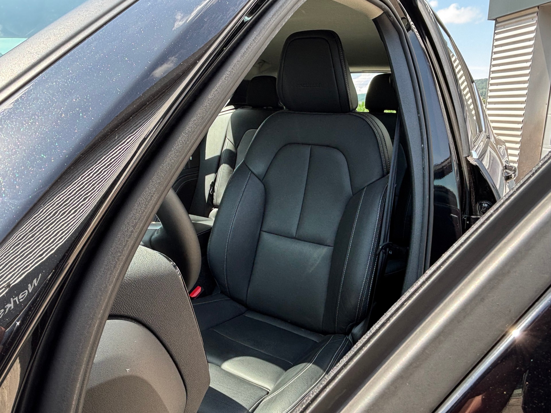 VOLVO XC40 2.0 T4 Inscription AWD-image-3