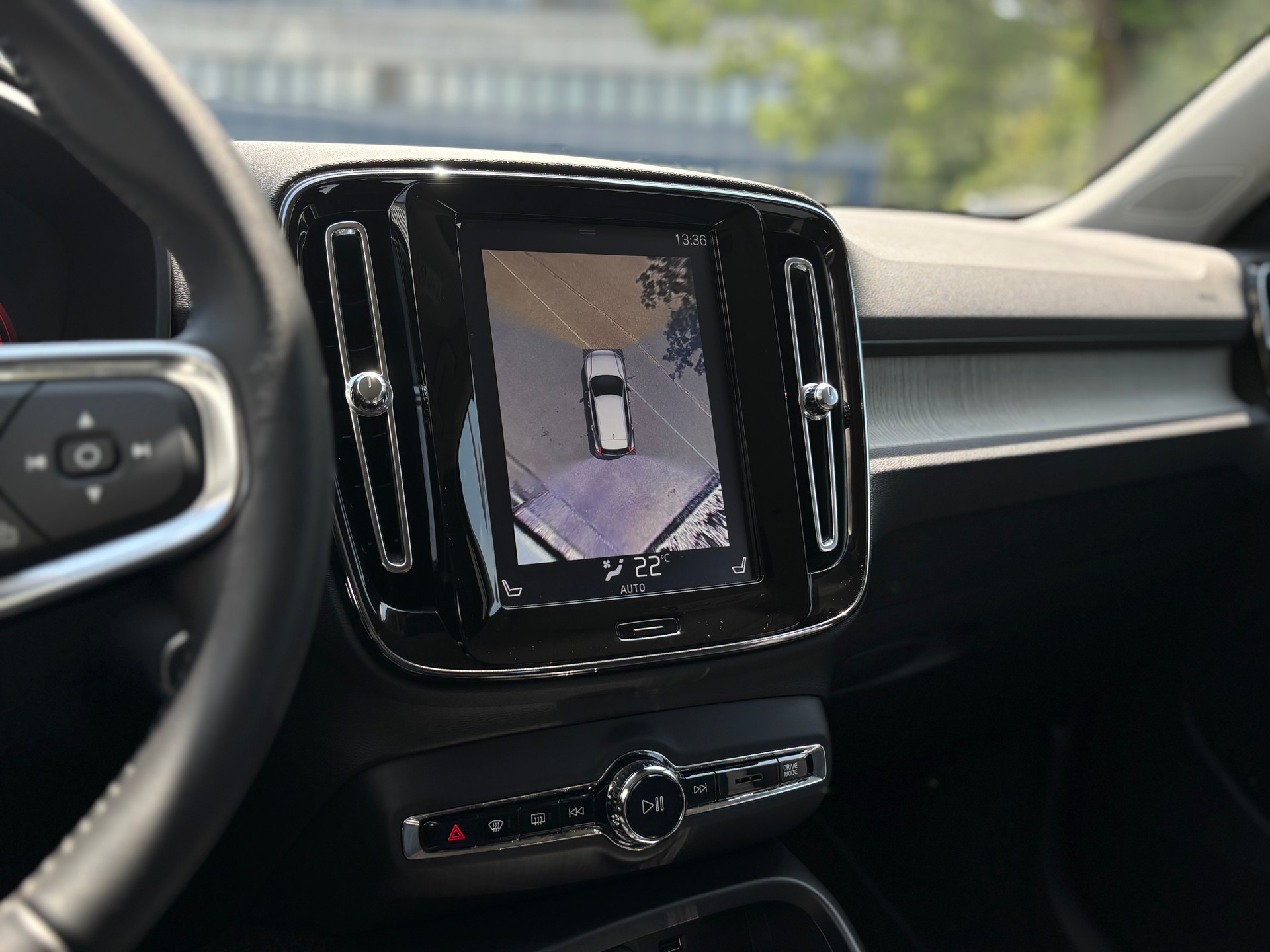 VOLVO XC40 2.0 T4 Inscription AWD-image-14