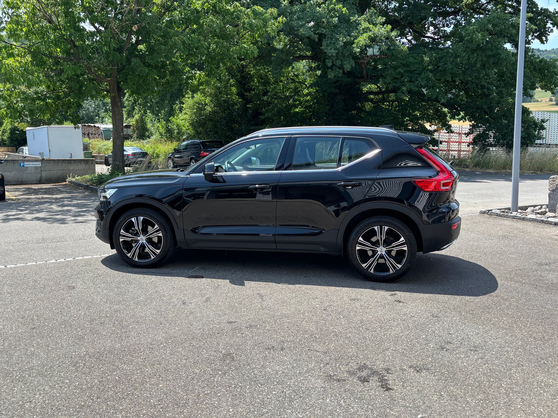 VOLVO XC40 2.0 T4 Inscription AWD-image-4