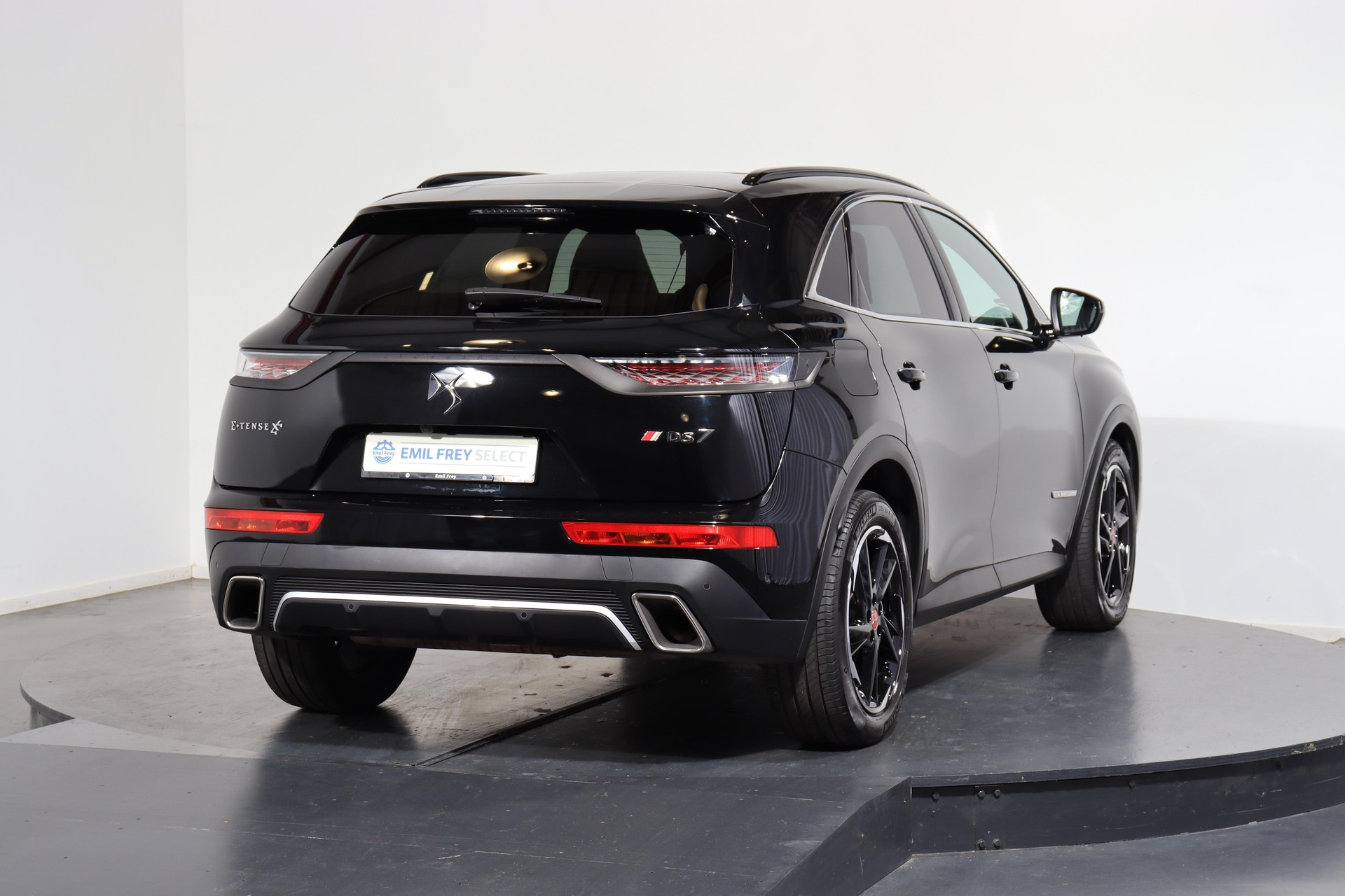 DS AUTOMOBILES 7 Crossback 1.6 E-Tense Performance Line+ 4x4-image-2