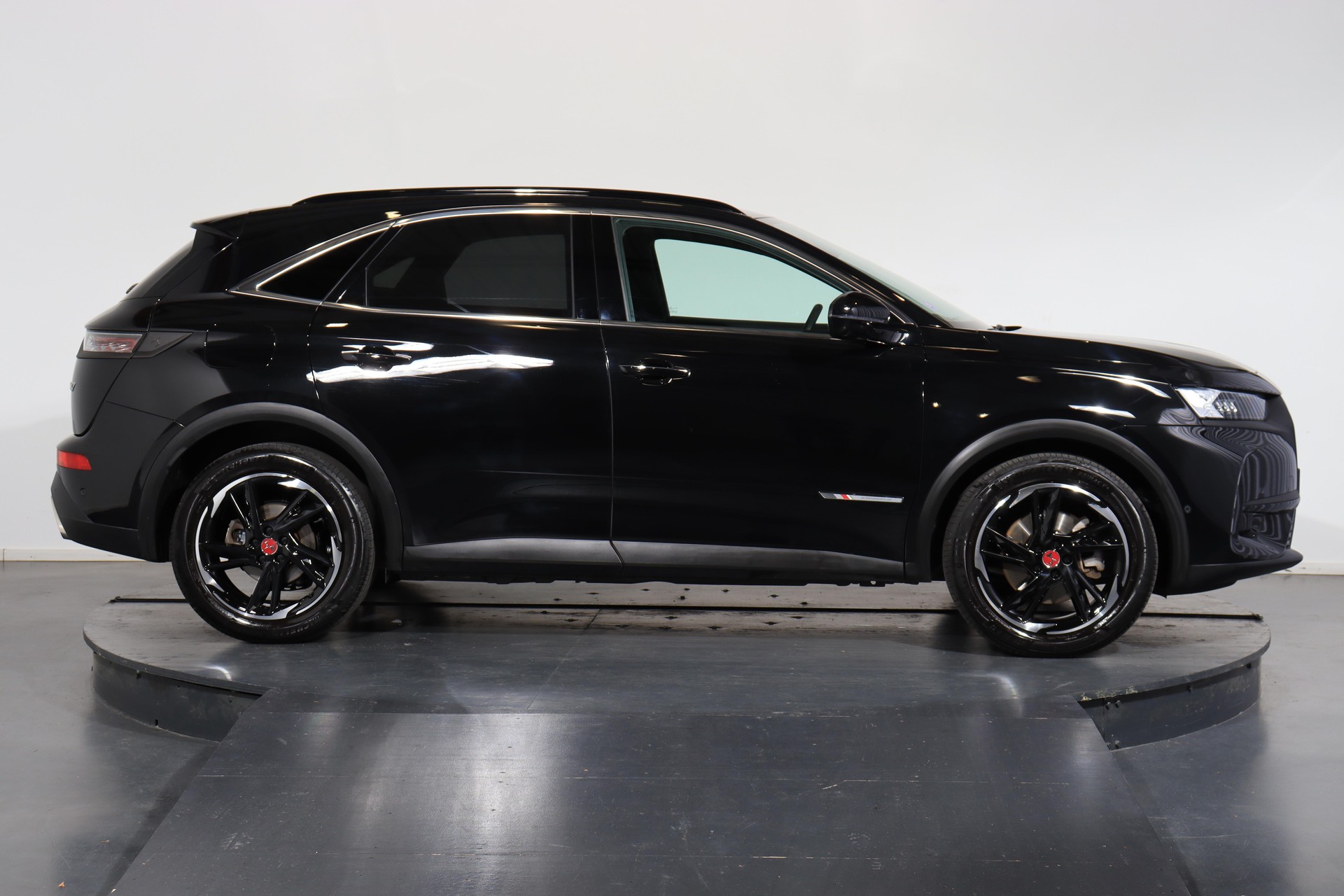 DS AUTOMOBILES 7 Crossback 1.6 E-Tense Performance Line+ 4x4-image-1