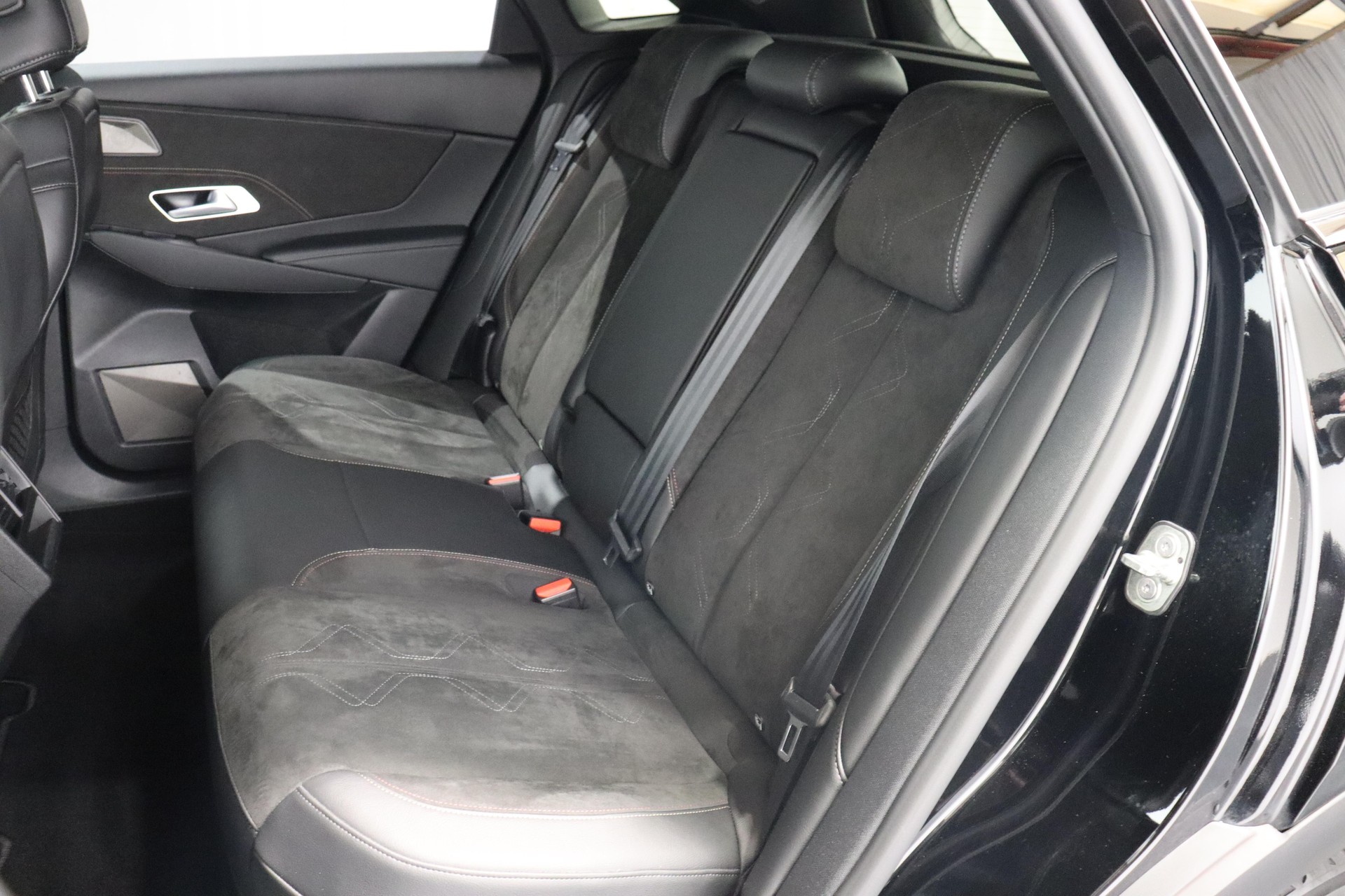 DS AUTOMOBILES 7 Crossback 1.6 E-Tense Performance Line+ 4x4-image-5