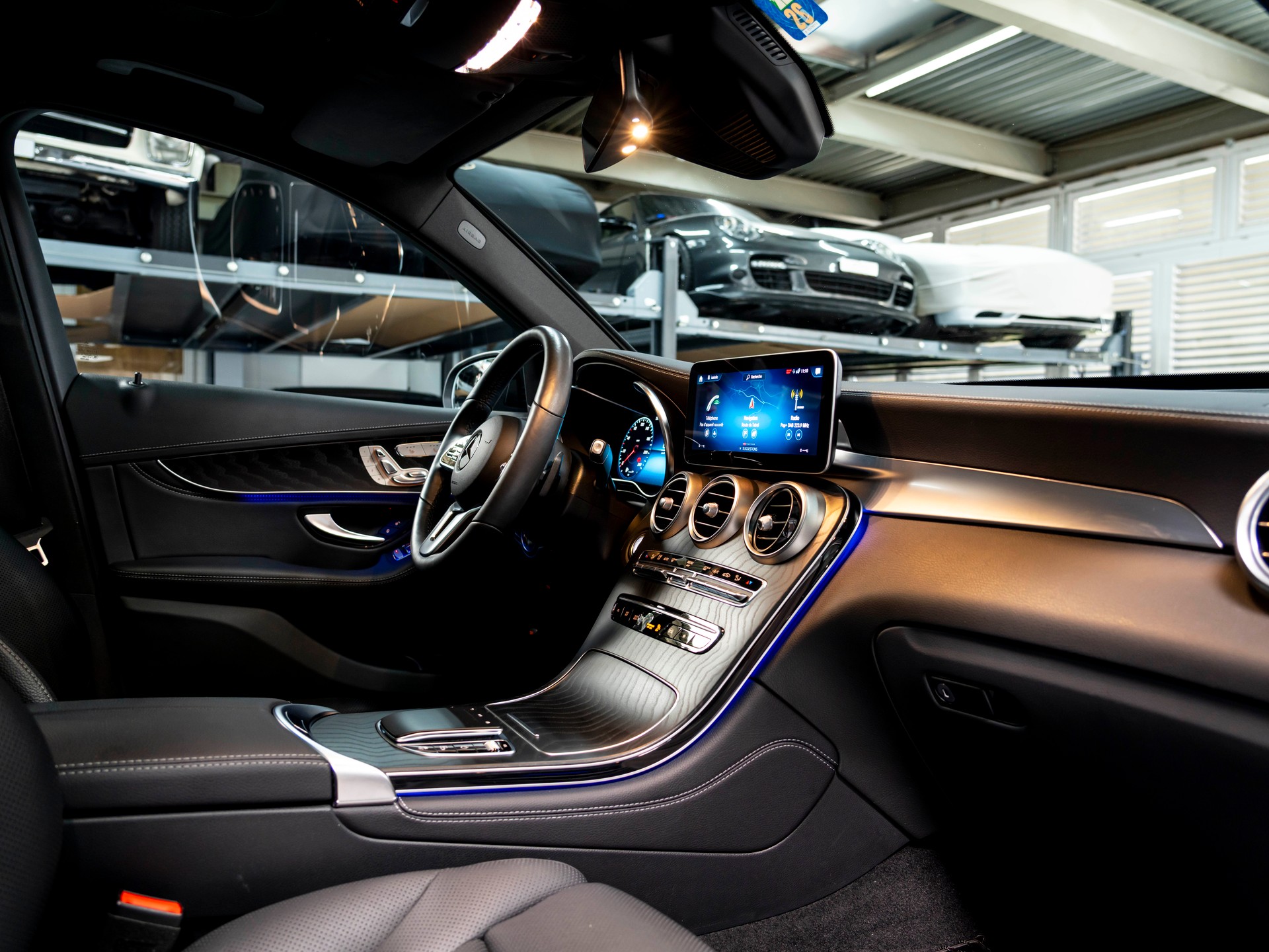 MERCEDES-BENZ GLC 400 d 4Matic AMG Line 9G-Tronic-image-24