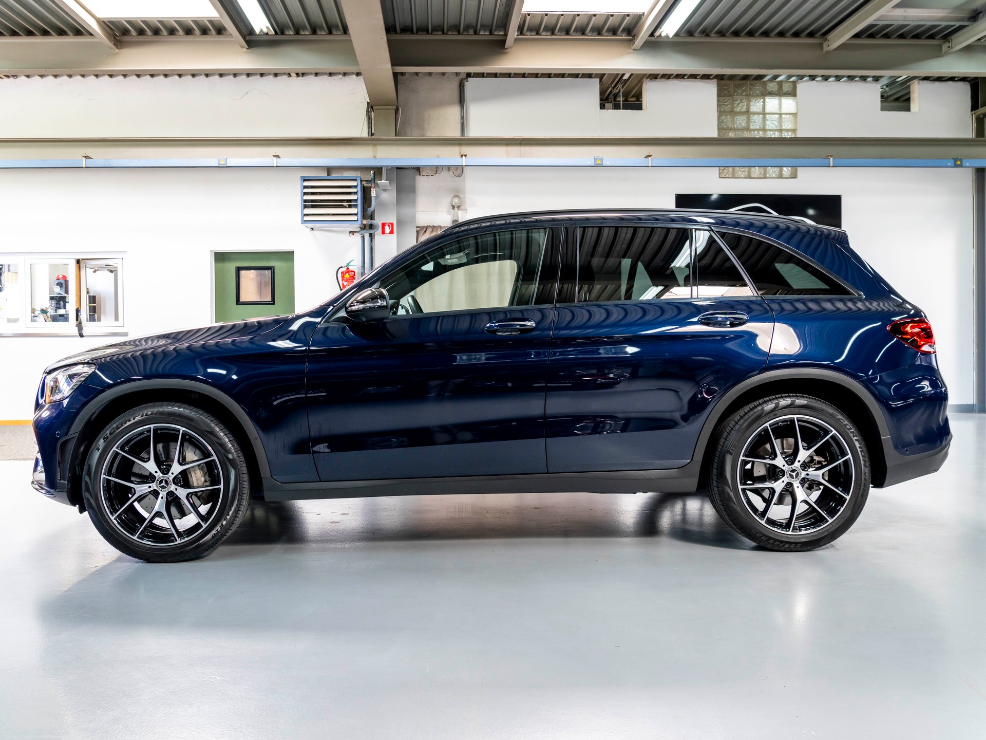 MERCEDES-BENZ GLC 400 d 4Matic AMG Line 9G-Tronic-image-3