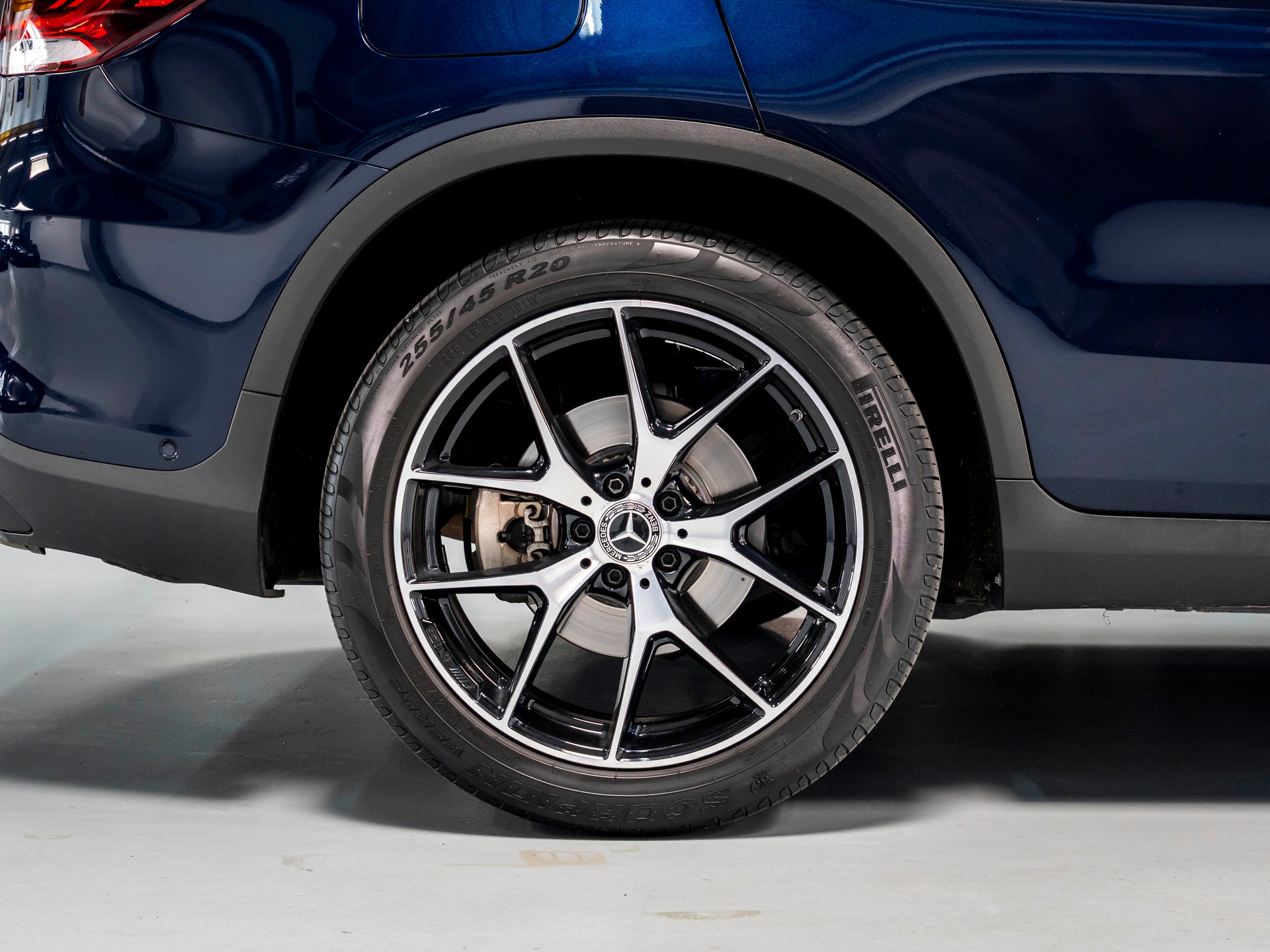 MERCEDES-BENZ GLC 400 d 4Matic AMG Line 9G-Tronic-image-9