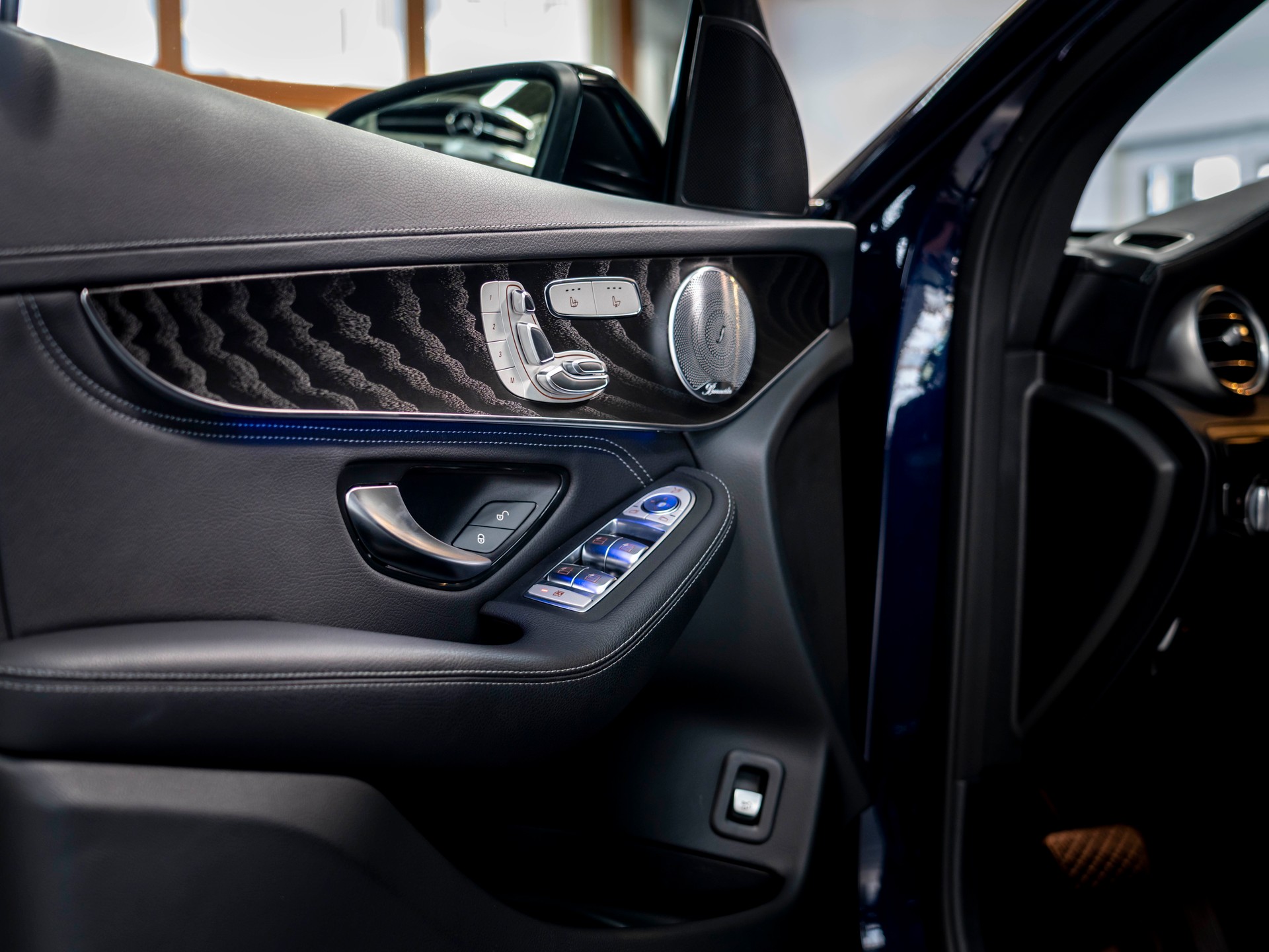 MERCEDES-BENZ GLC 400 d 4Matic AMG Line 9G-Tronic-image-19