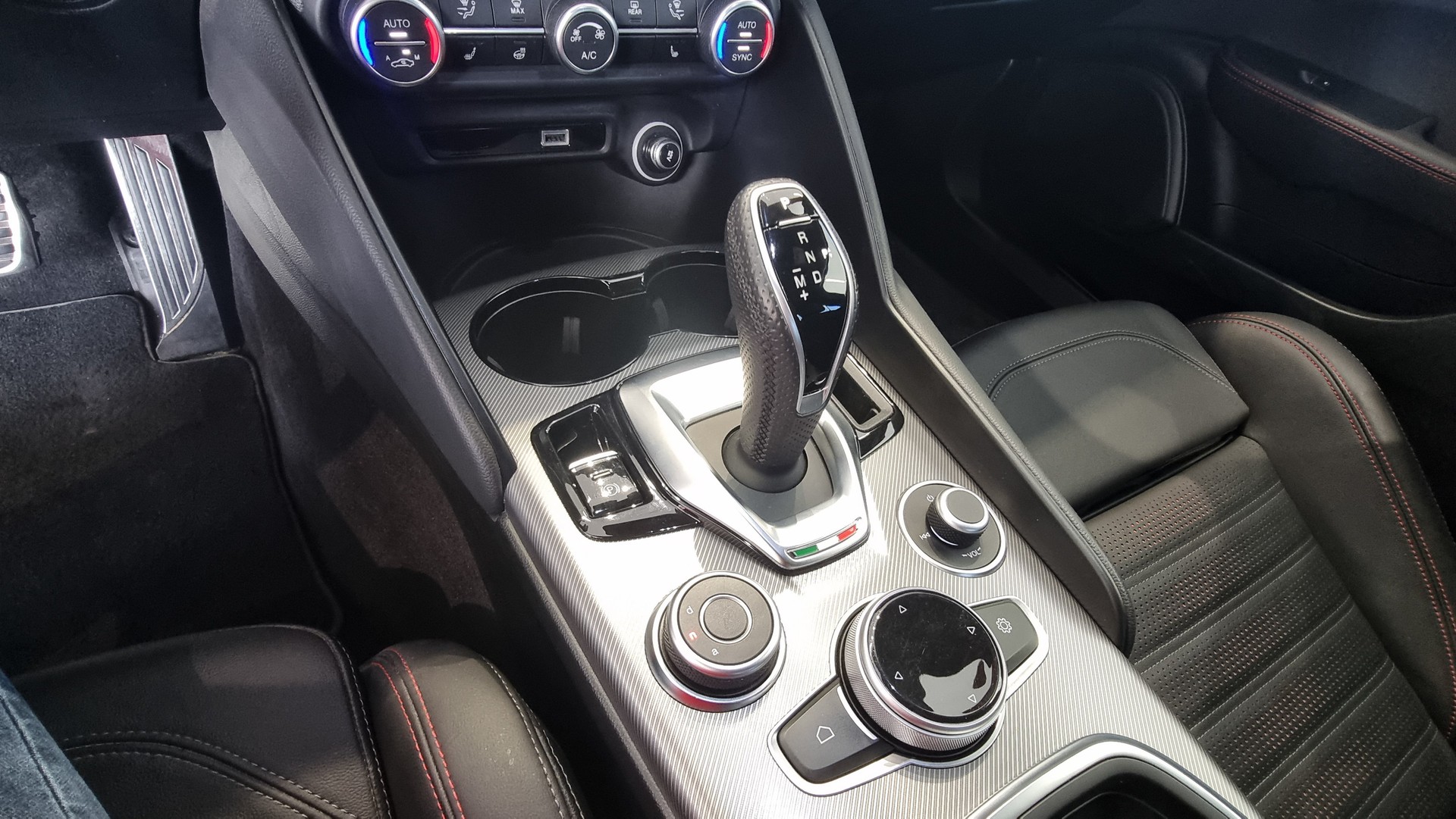 ALFA ROMEO Giulia 2.0 Q4 Tributo Italiano-image-14