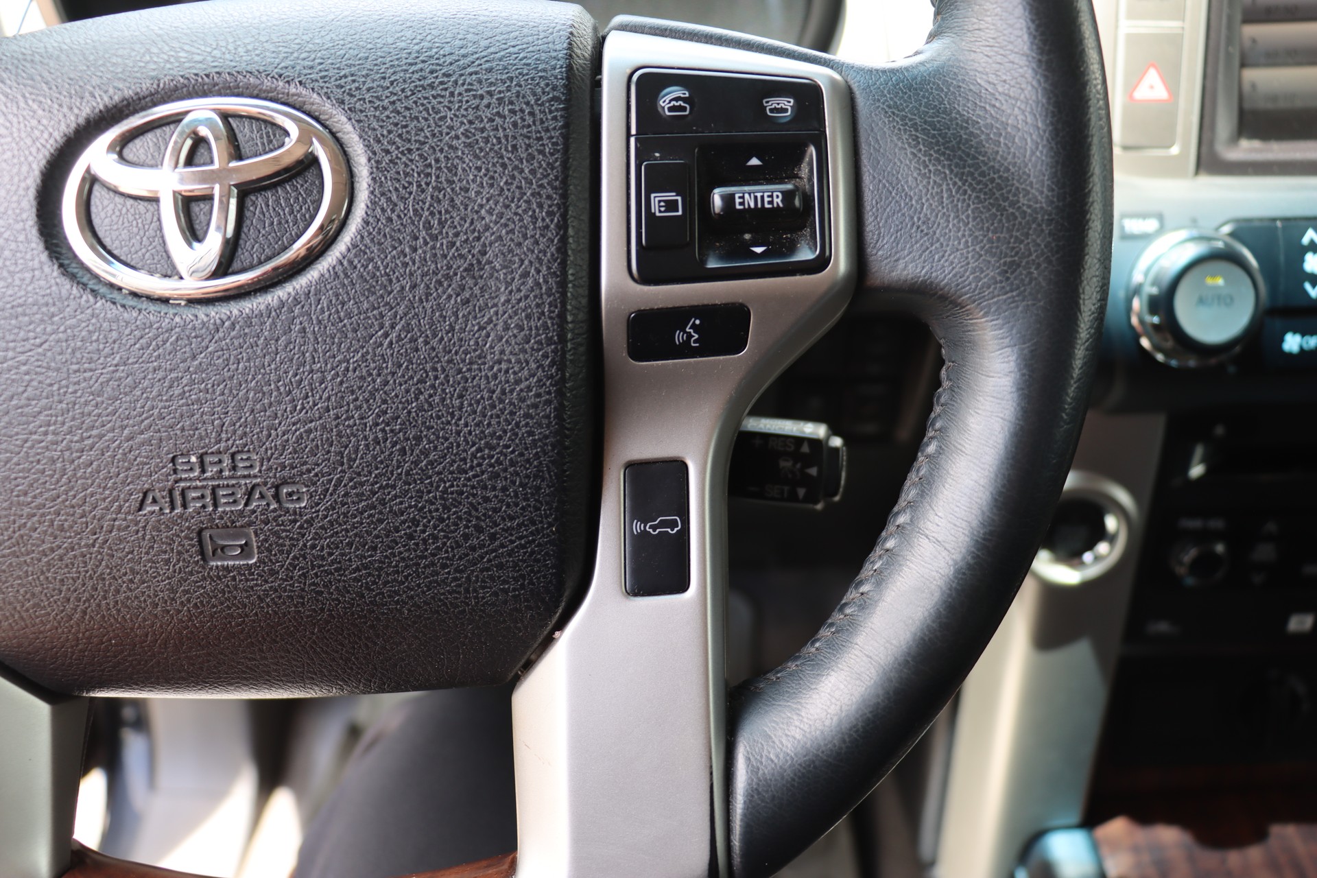 TOYOTA Land Cruiser 3.0 TD Linea Sol Premium Automatic-image-17