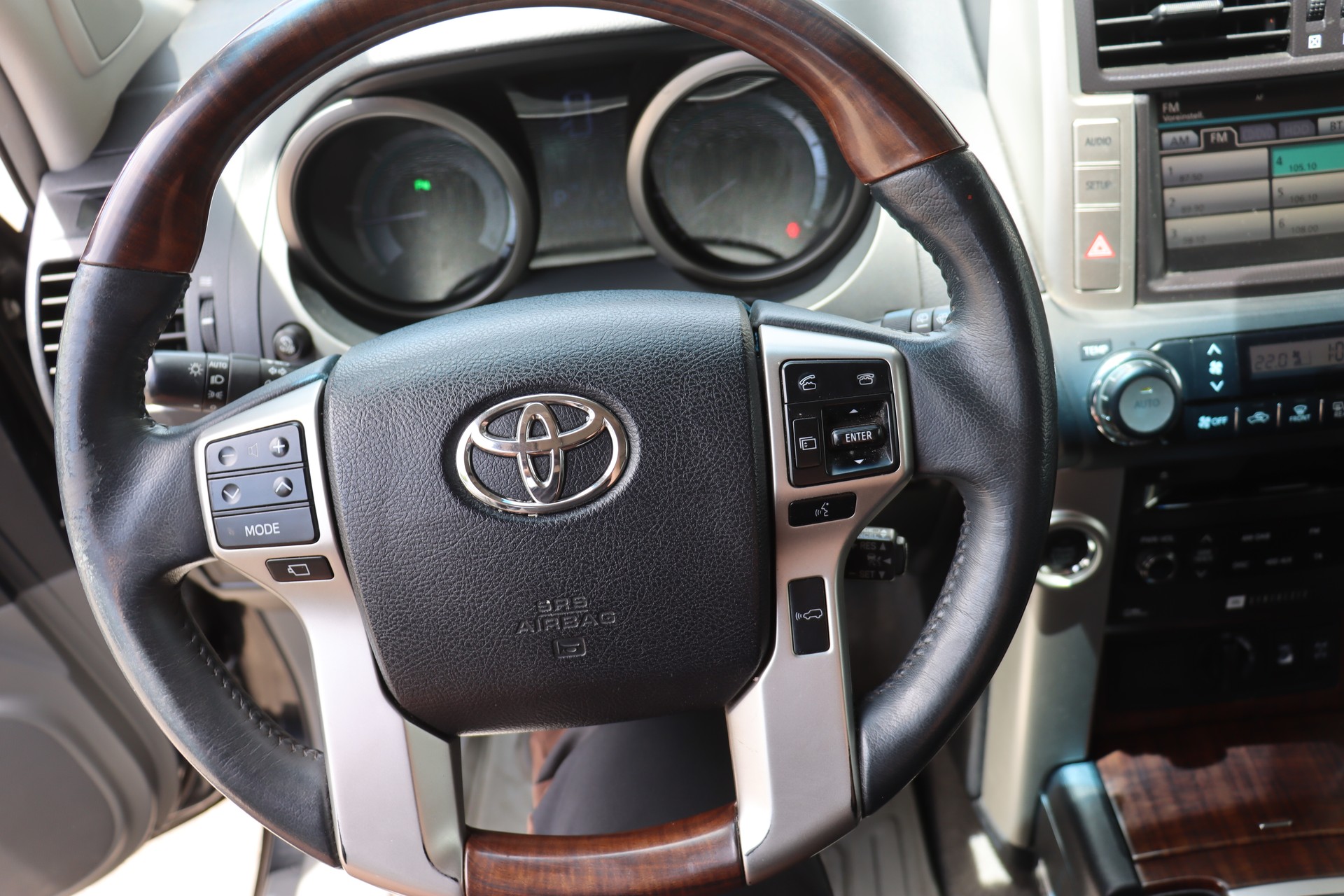 TOYOTA Land Cruiser 3.0 TD Linea Sol Premium Automatic-image-16