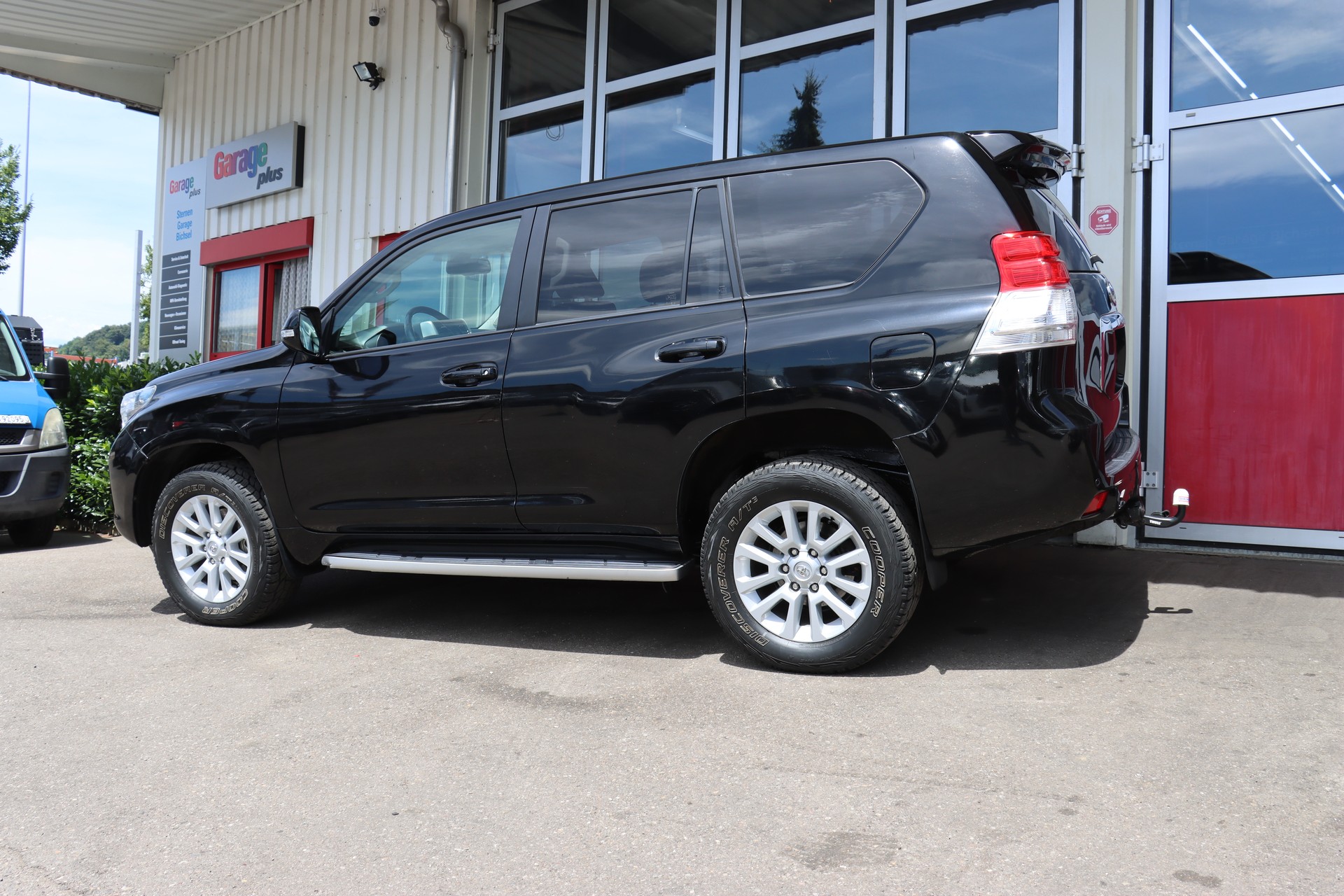 TOYOTA Land Cruiser 3.0 TD Linea Sol Premium Automatic-image-5