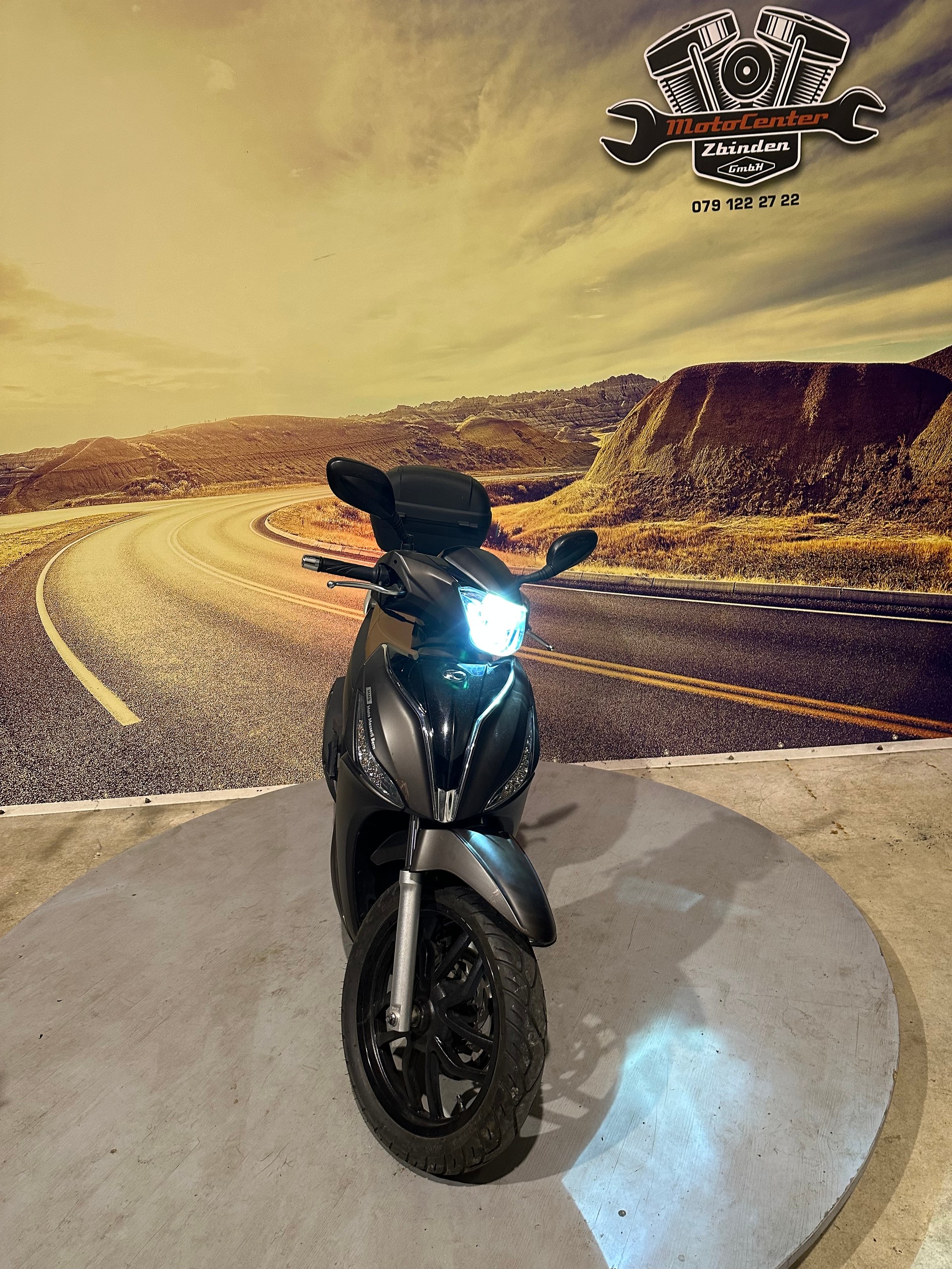 KYMCO People S 125i ABS Topcase/Windschild-showroom-element-2