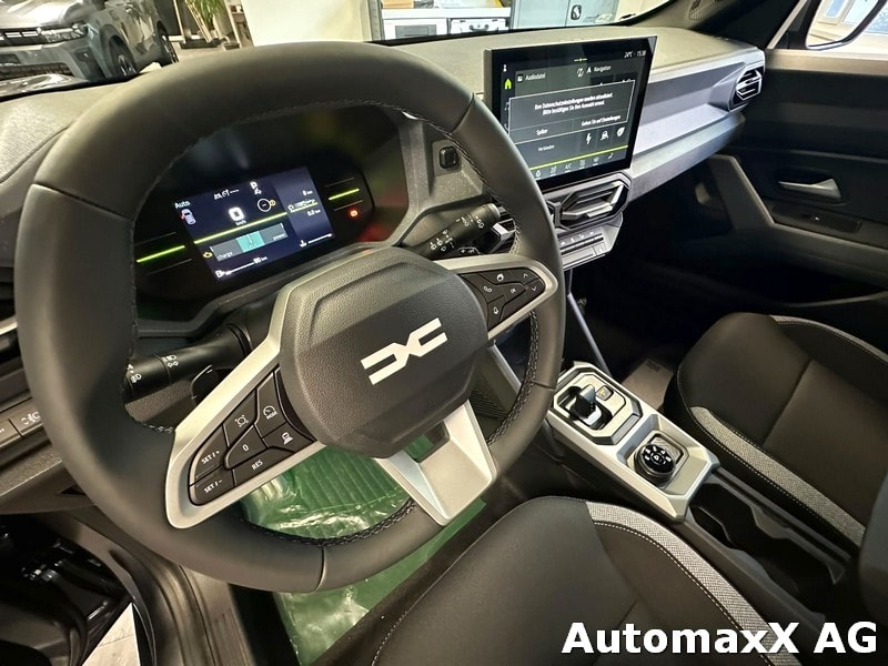 DACIA Duster 1.2 Hybrid Journey 4WD-image-9