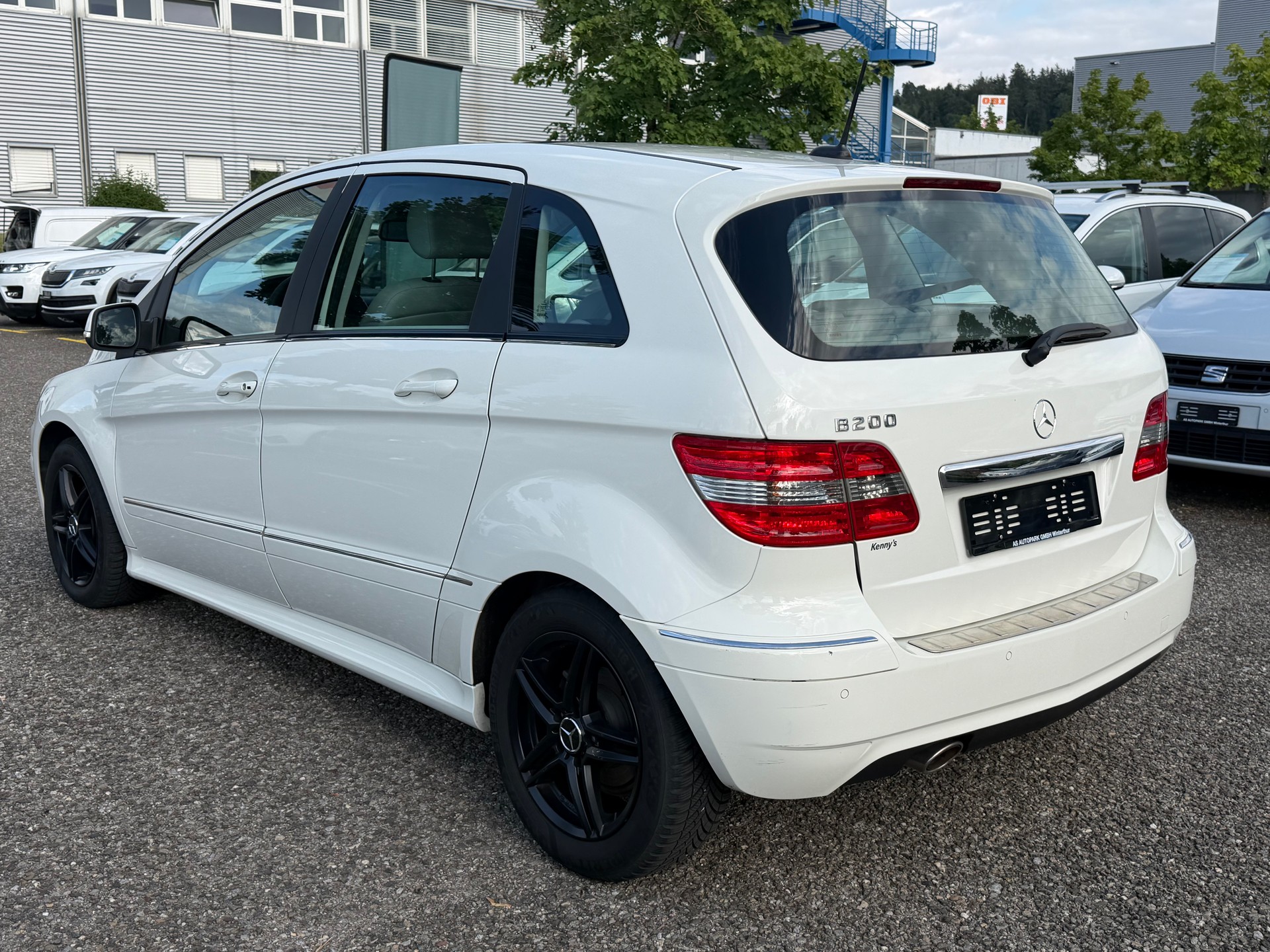 MERCEDES-BENZ B 200 Autotronic-image-6