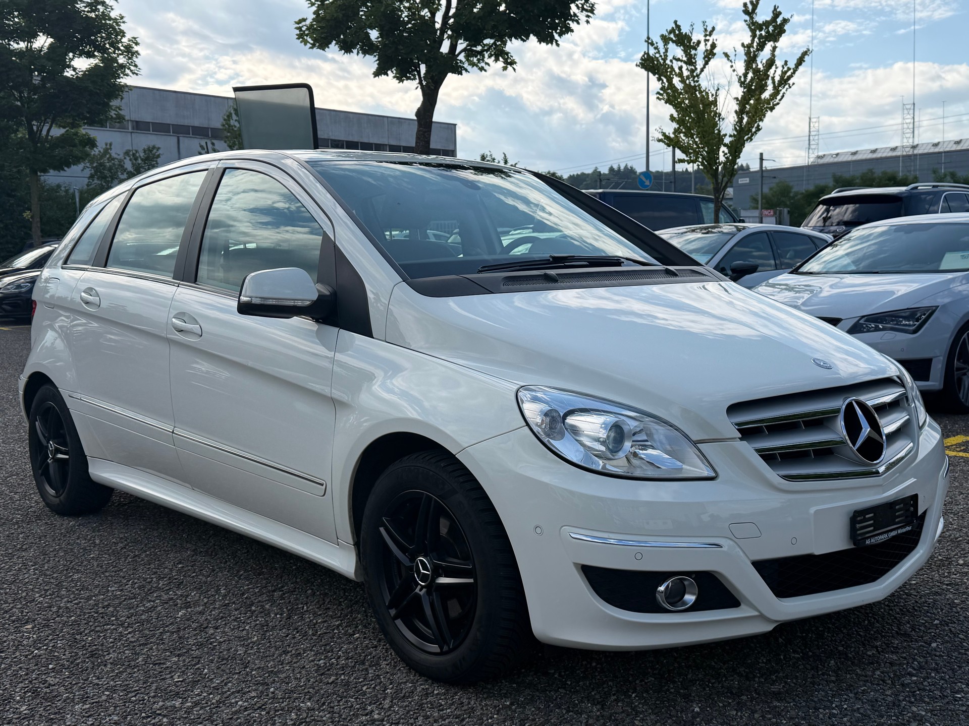 MERCEDES-BENZ B 200 Autotronic-image-2