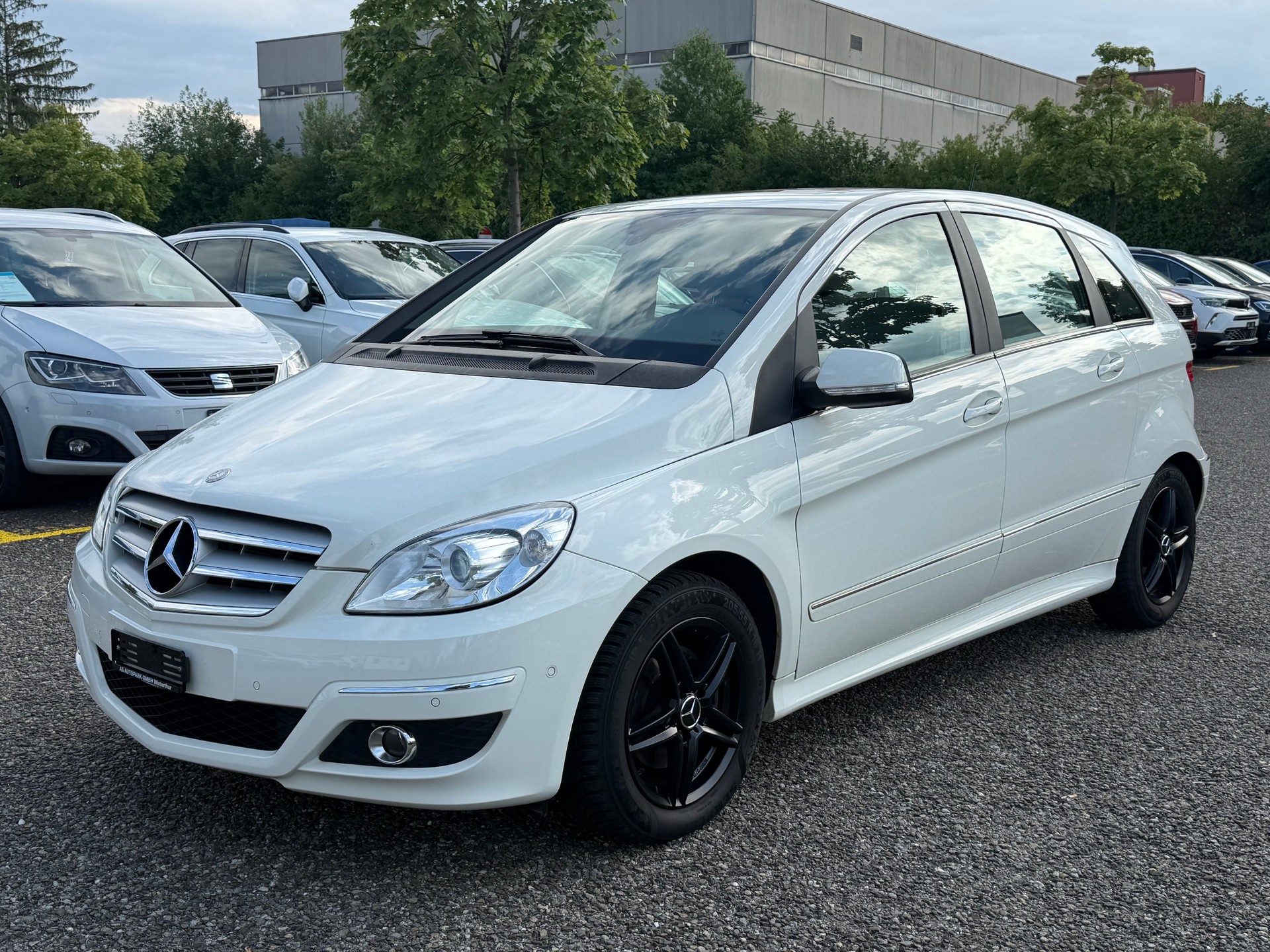 MERCEDES-BENZ B 200 Autotronic-image-0