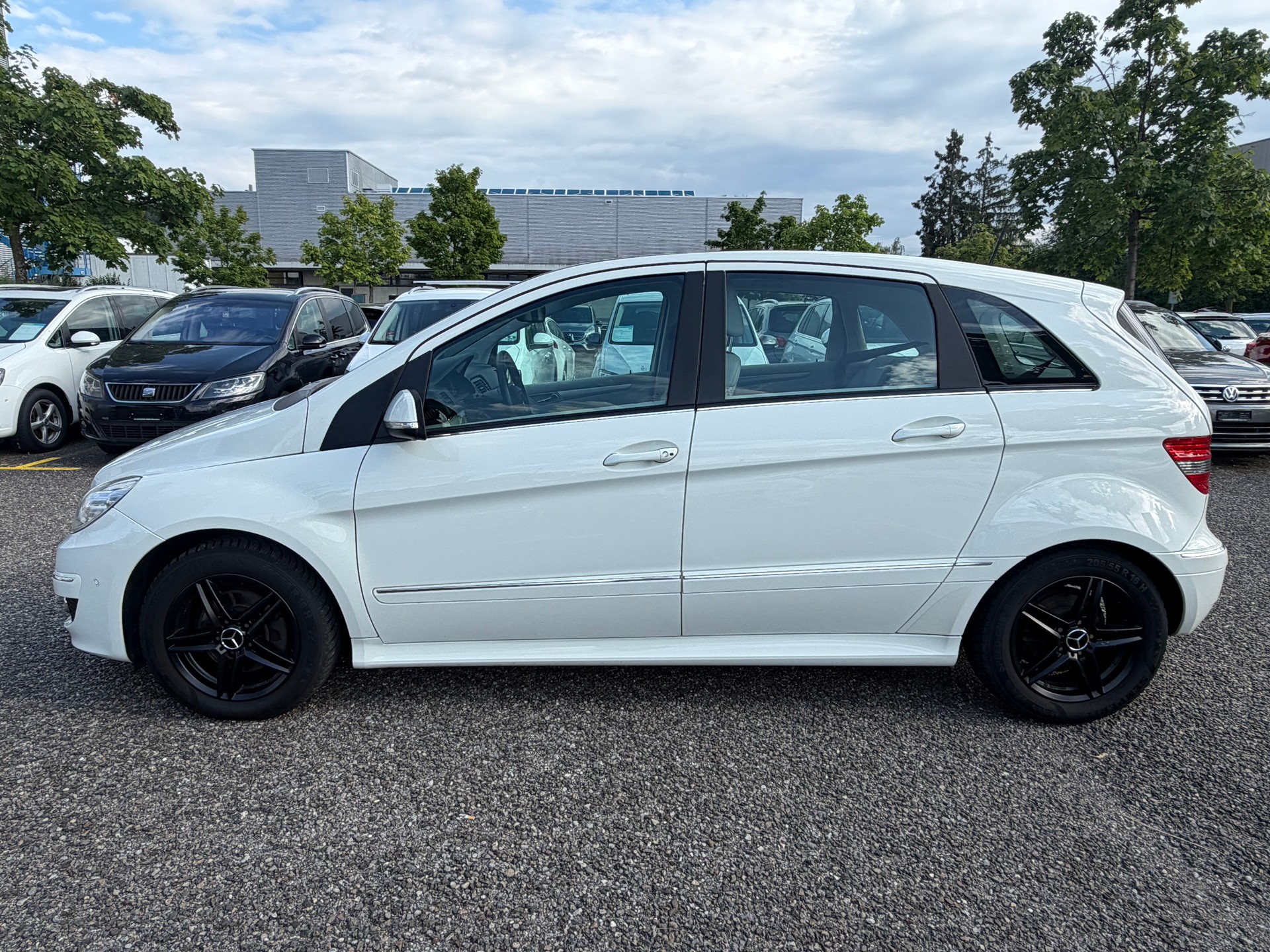 MERCEDES-BENZ B 200 Autotronic-image-7