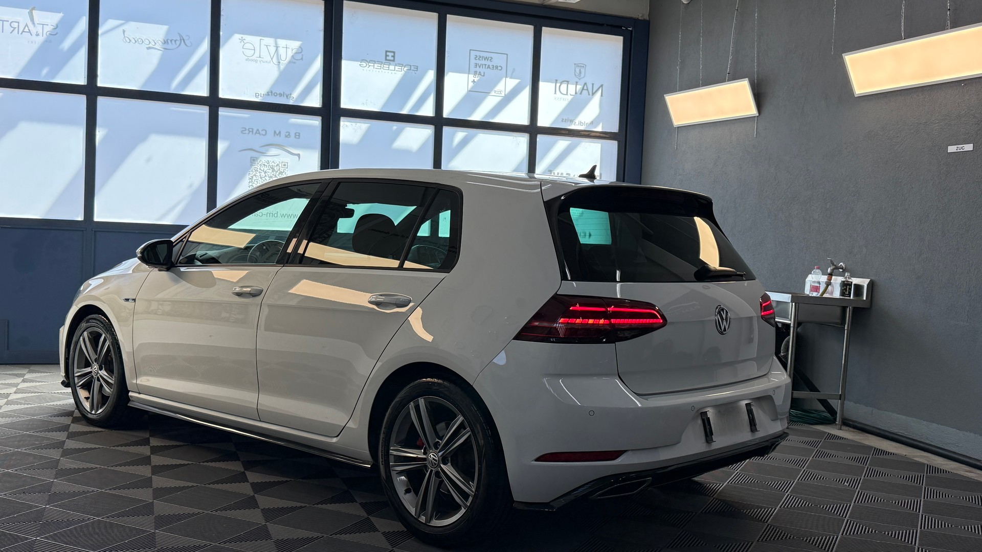 VW Golf 2.0 TDI Highline Swiss Line Limited DSG-image-2
