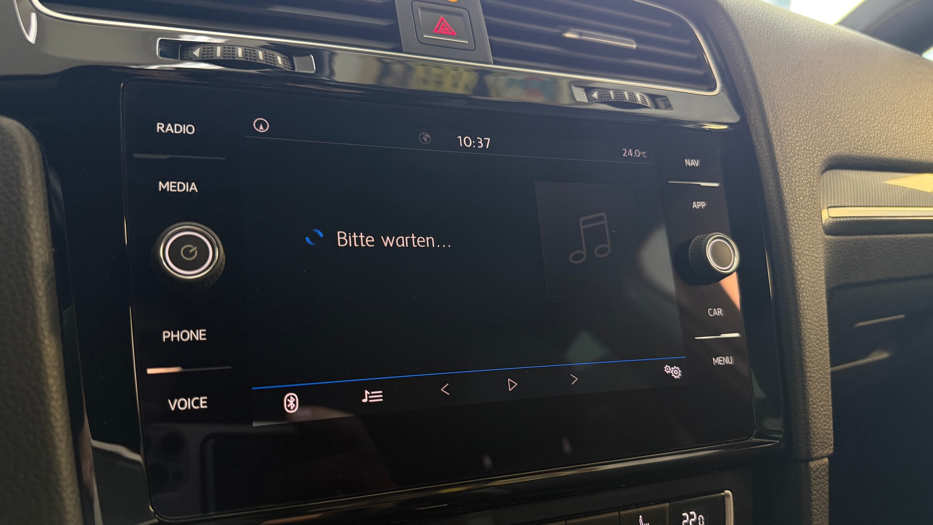 VW Golf 2.0 TDI Highline Swiss Line Limited DSG-image-17