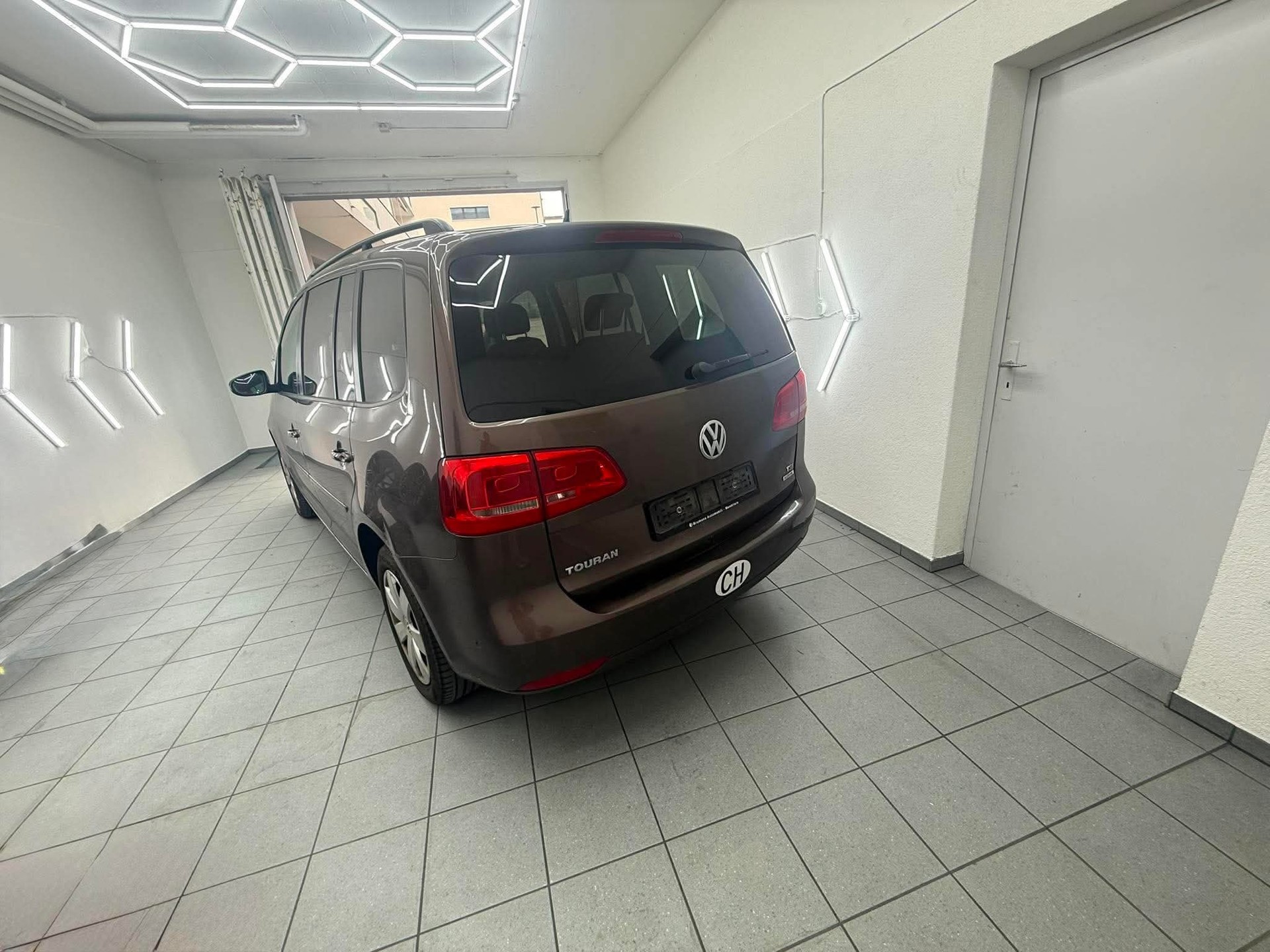 VW Touran 1.4 TSI EcoFuel Team DSG-image-3