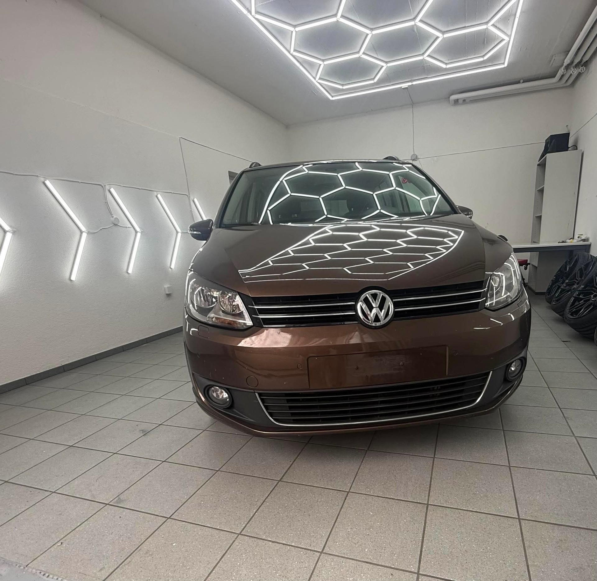 VW Touran 1.4 TSI EcoFuel Team DSG-image-1