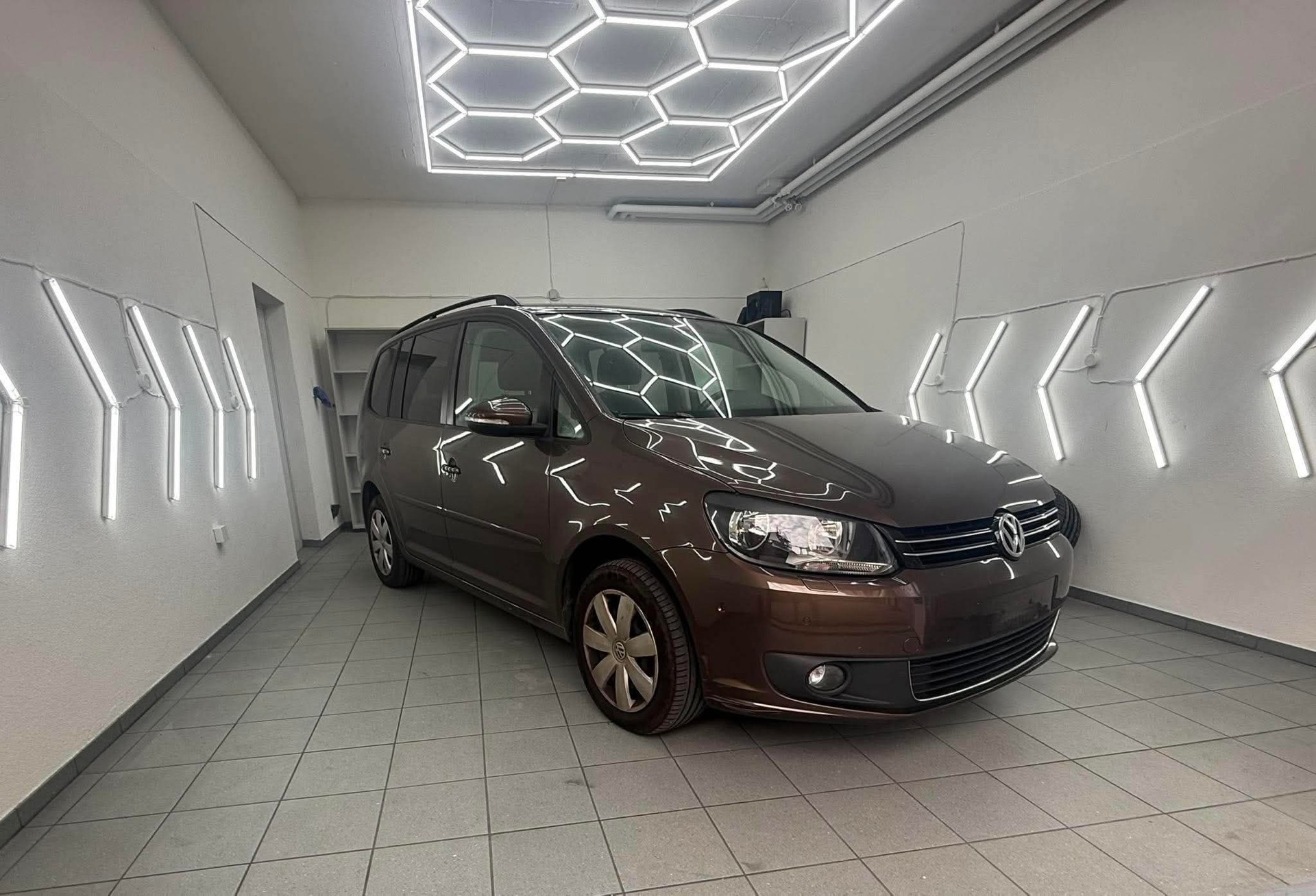 VW Touran 1.4 TSI EcoFuel Team DSG-image-2