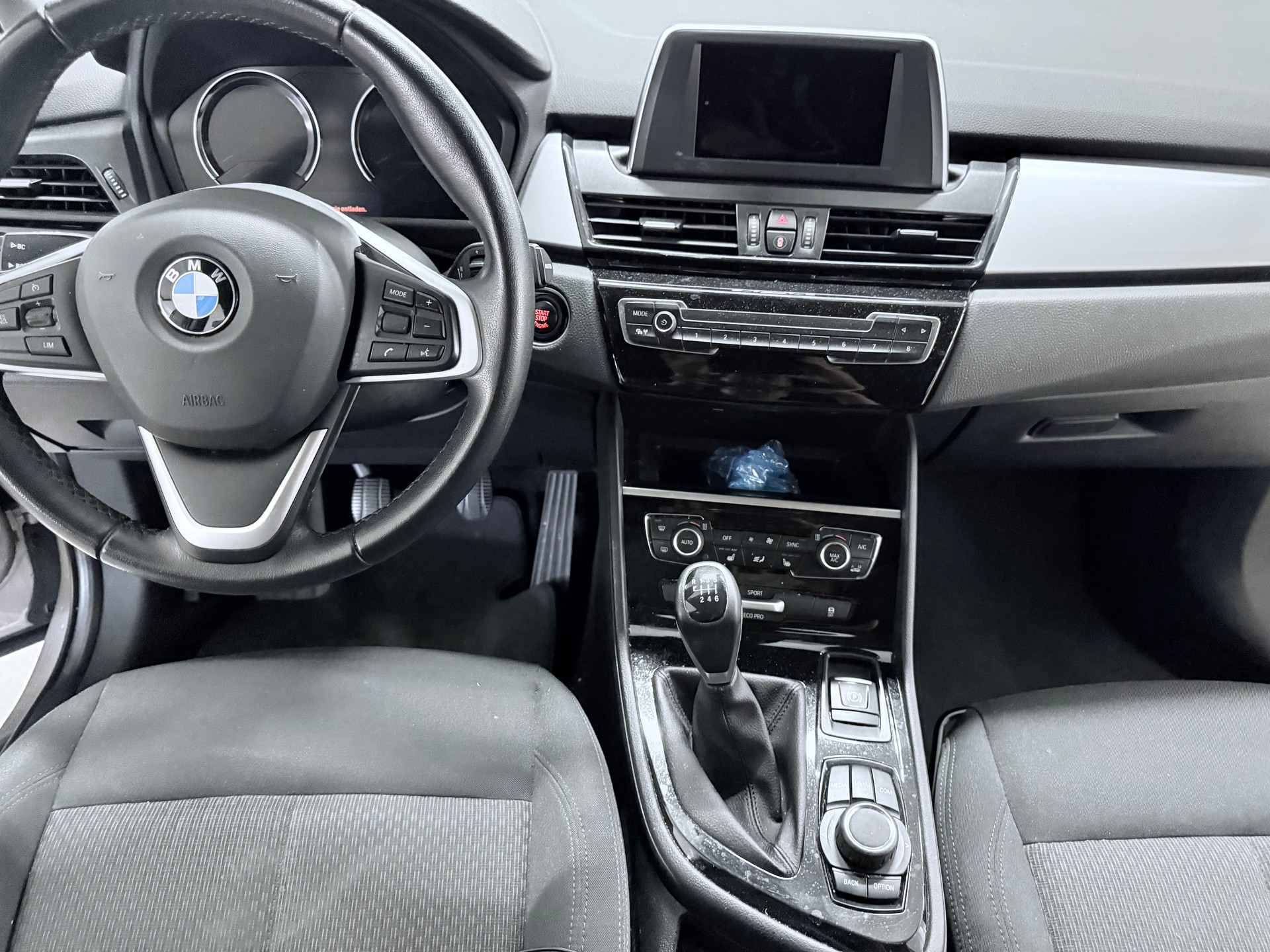BMW 216d Gran Tourer-image-11