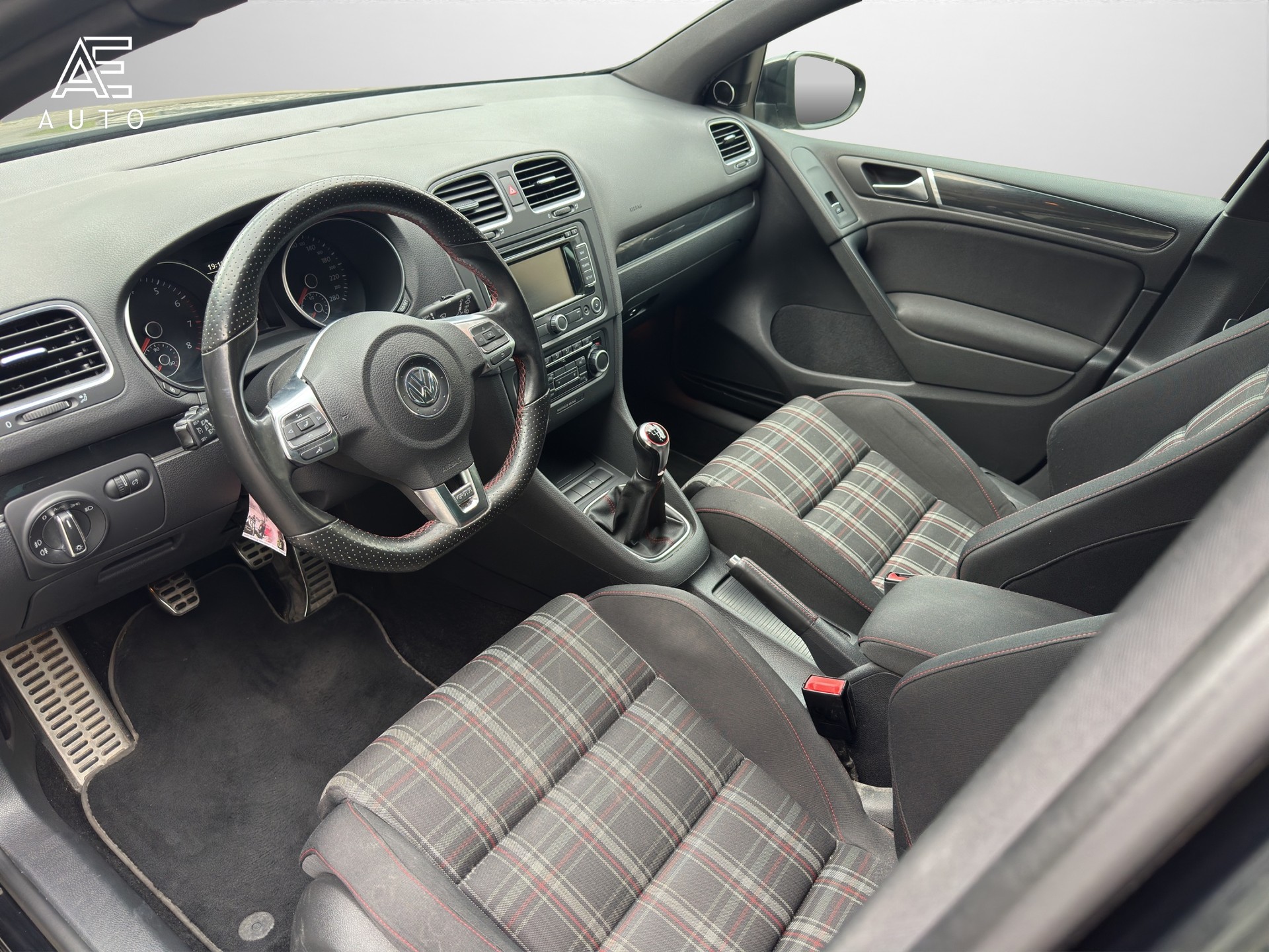 VW Golf 2.0 TSI GTI-image-8
