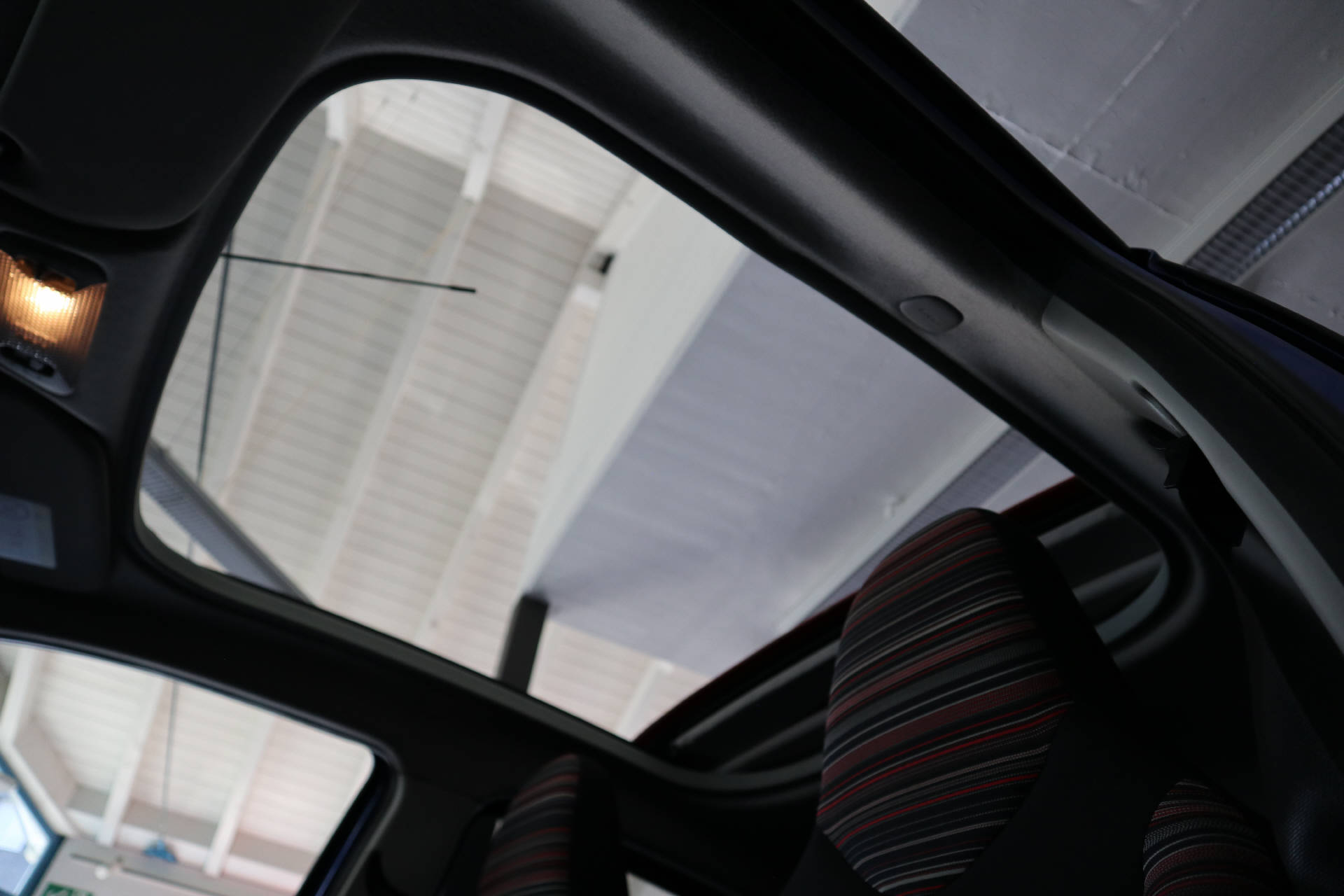 CITROEN C1 1.0 VTi Shine Airscape ETG S/S-image-14
