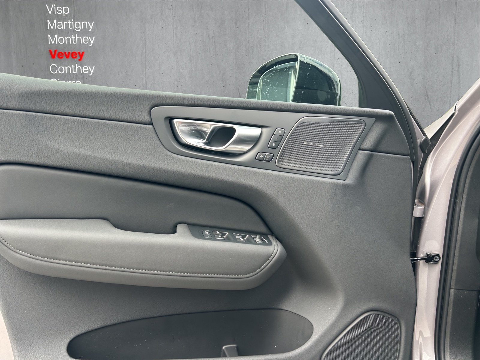 VOLVO XC60 T6 eAWD PluginHybrid Ultra Dark Geartronic-image-9