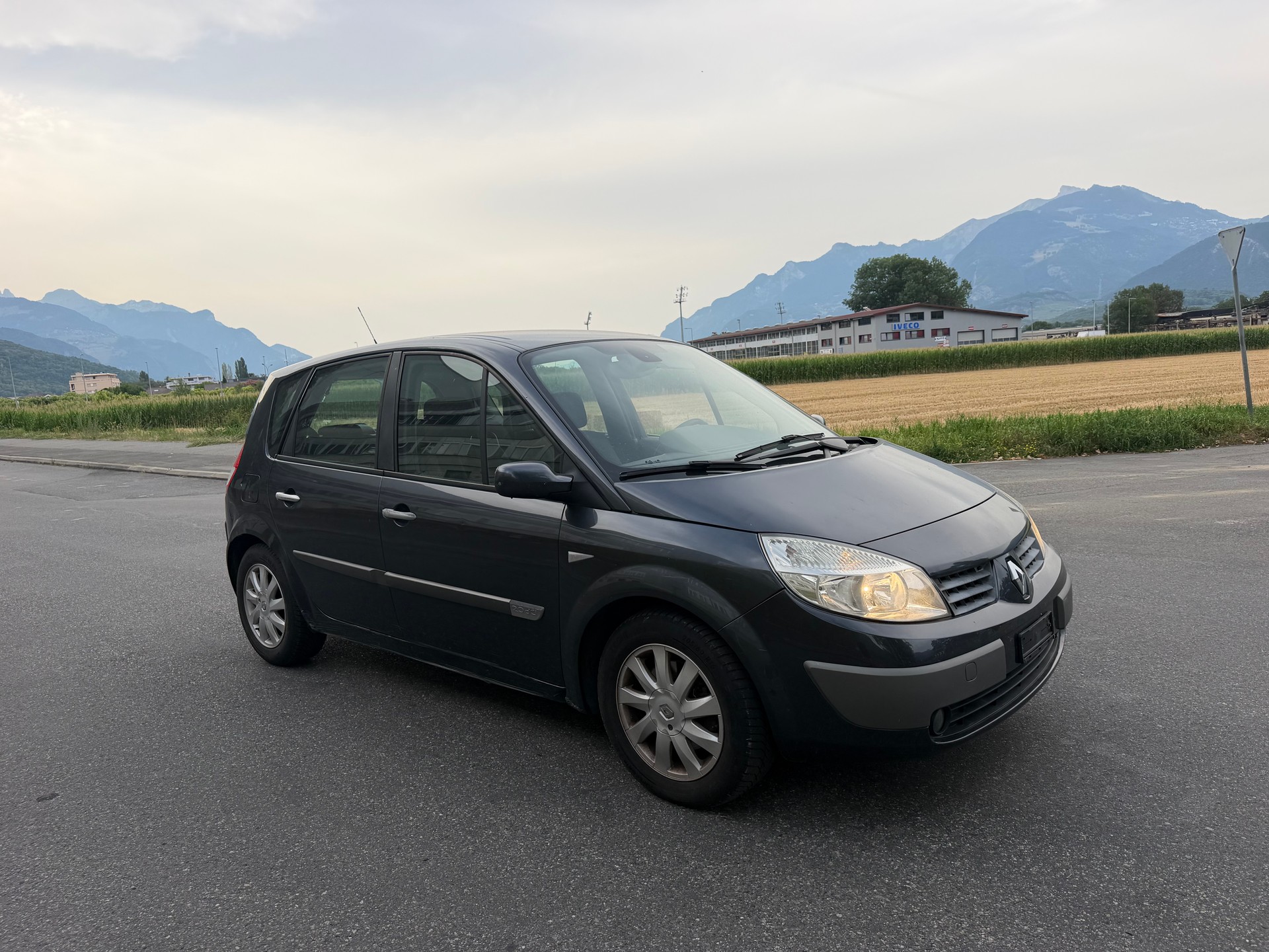 RENAULT Scénic 2.0 dCi Dynamique-image-2