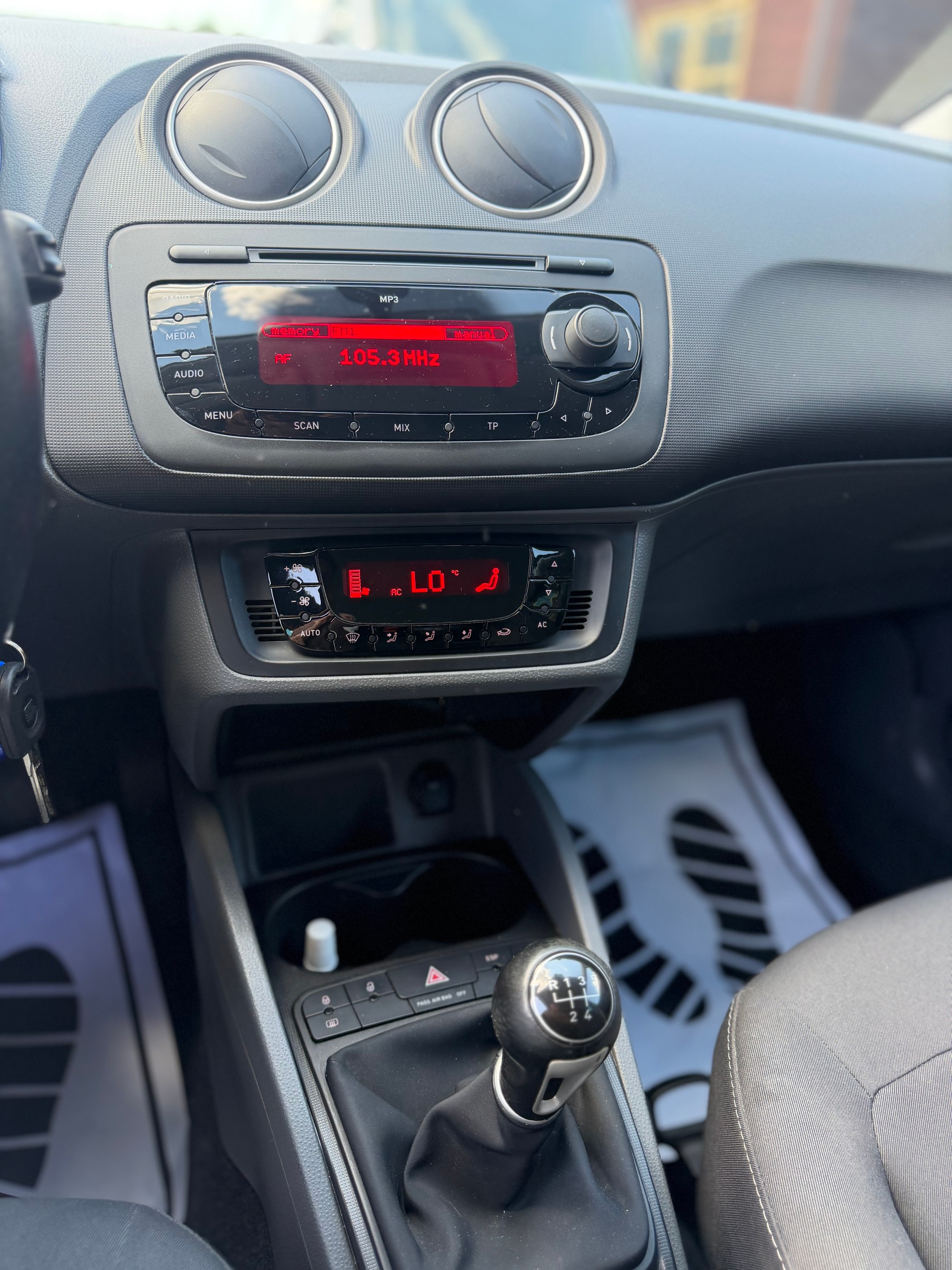SEAT Ibiza 1.6 TDI COPA Style-image-9