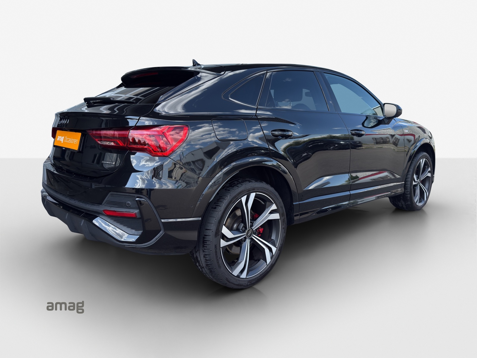 AUDI Q3 Sportback 40 TFSI S line quattro S-tronic-image-4