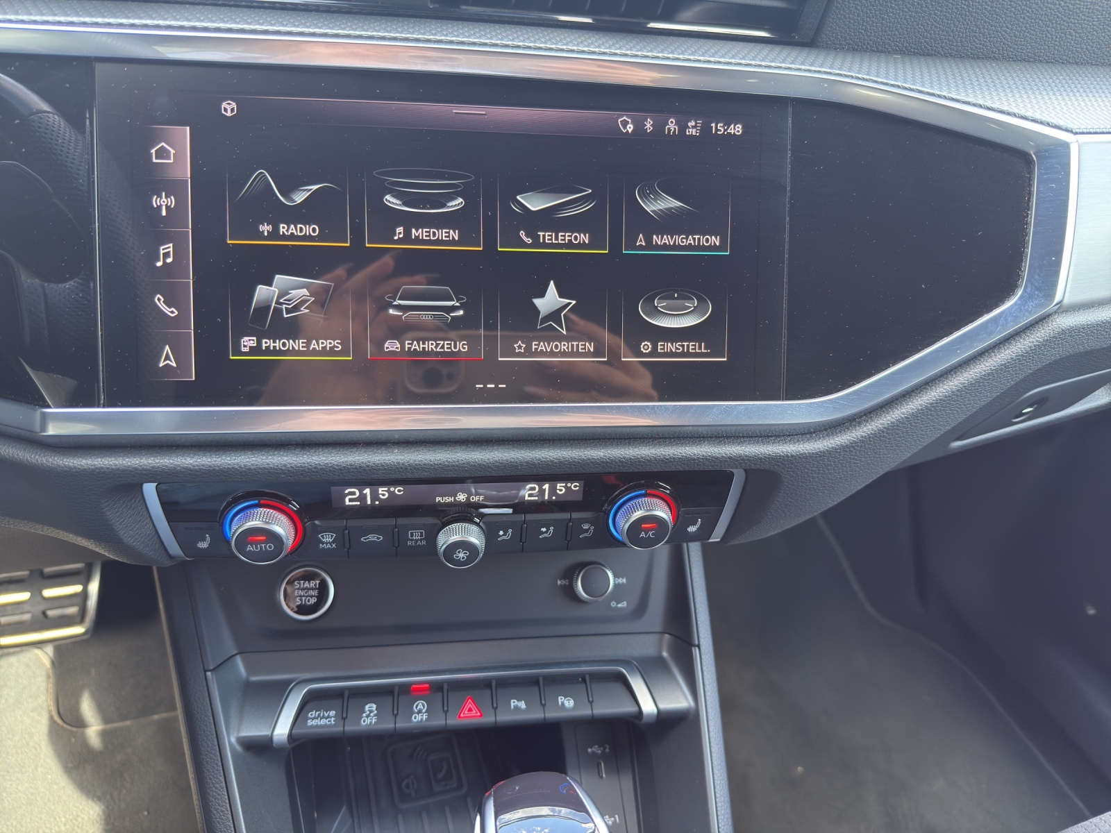 AUDI Q3 Sportback 40 TFSI S line quattro S-tronic-image-9