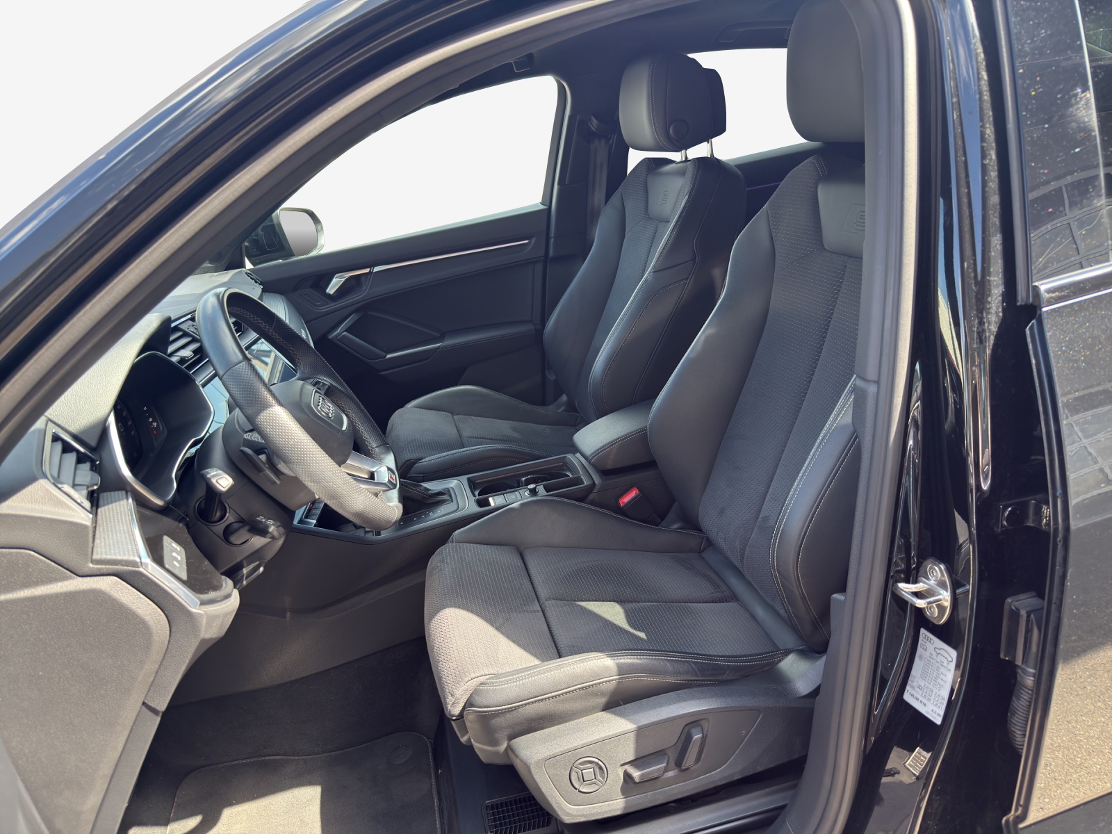 AUDI Q3 Sportback 40 TFSI S line quattro S-tronic-image-7