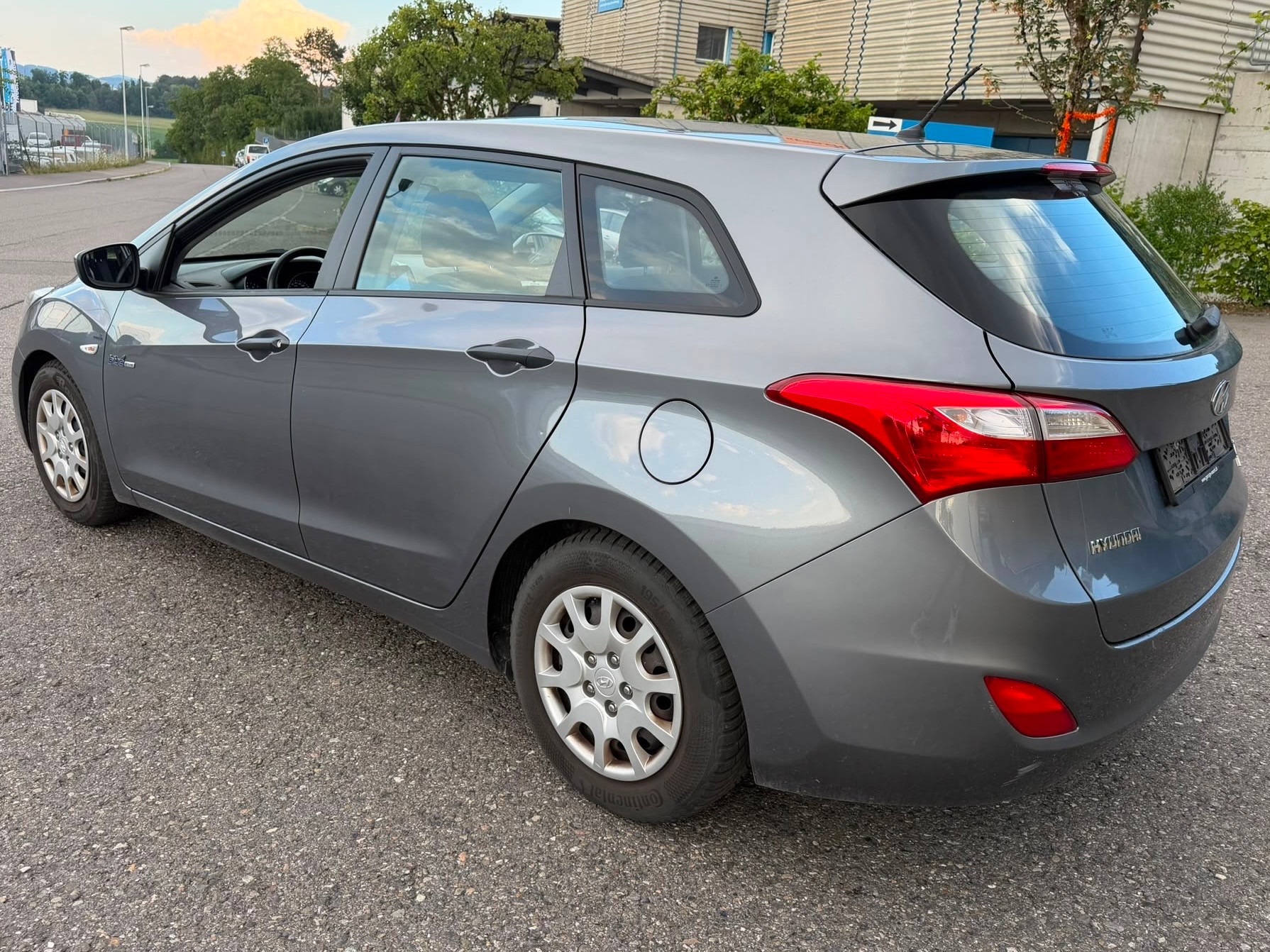 HYUNDAI i30 Wagon 1.4 Comfort-image-3