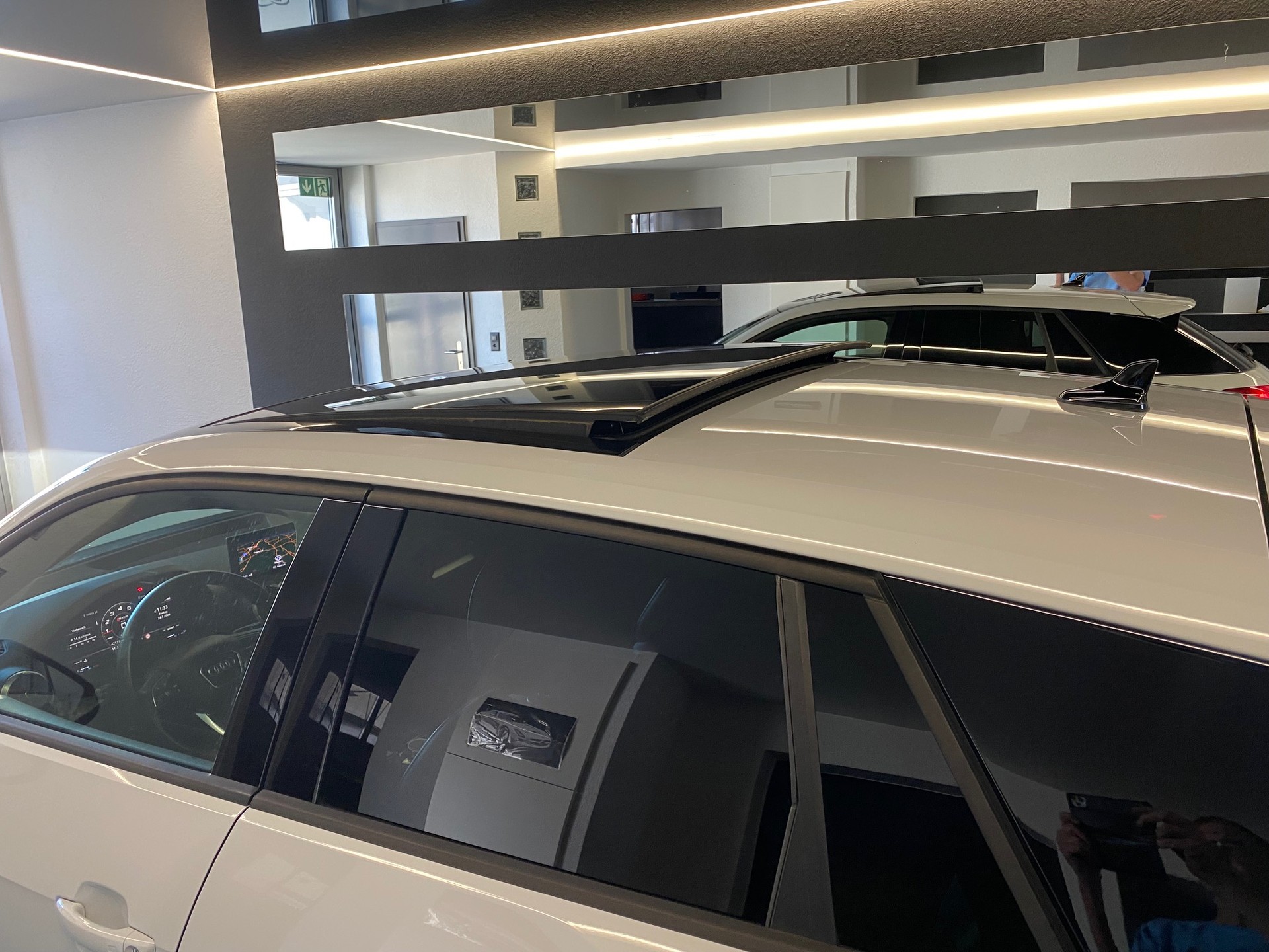 AUDI SQ2 TFSI quattro S-tronic CH-Fahrzeug Top Ausstattung 20" 19" AHK abnehmbar Original ab Werkg-image-11